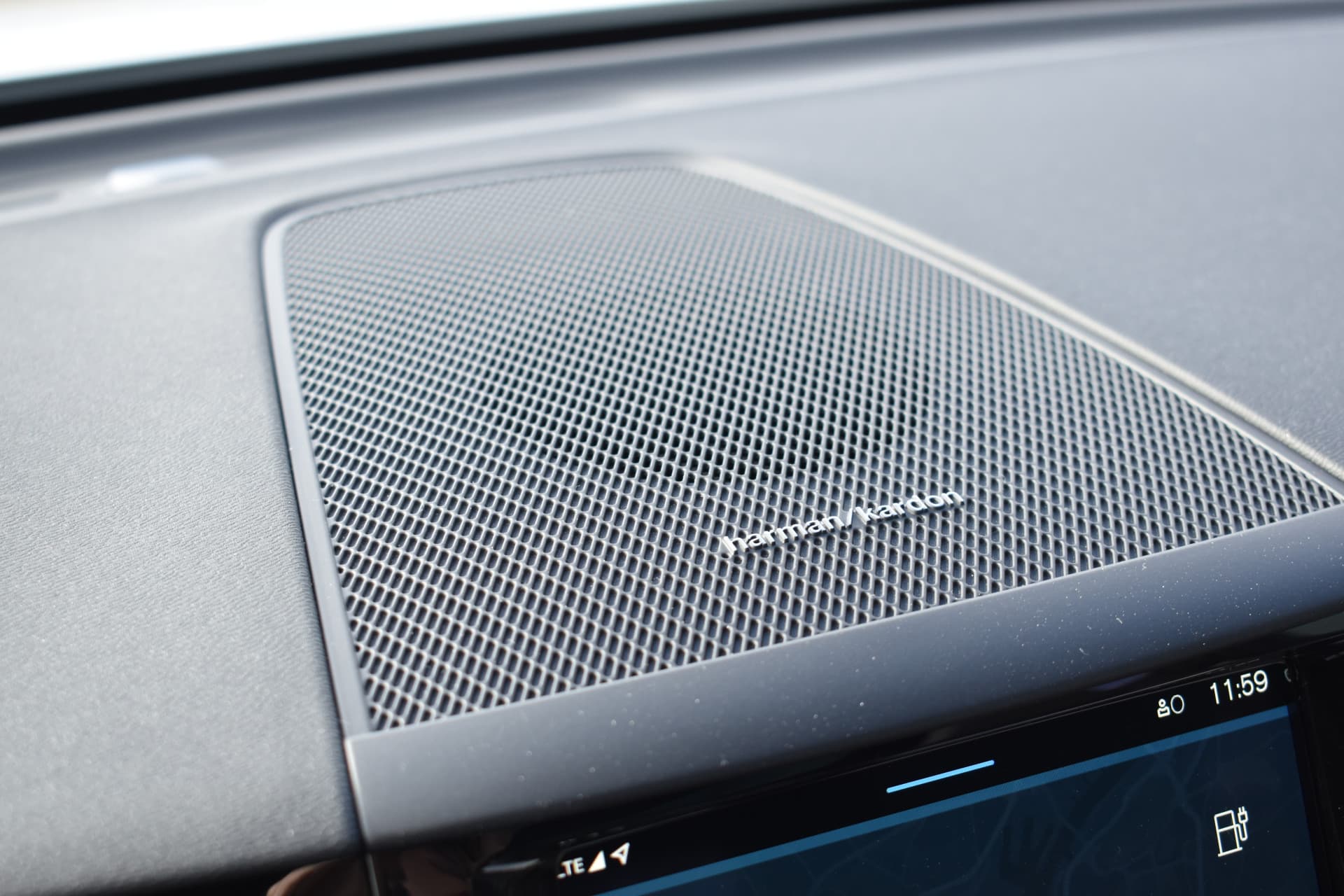 Volvo XC60 T6 AWD 350PK Plug-in Hybrid Plus Dark thumbnail 41