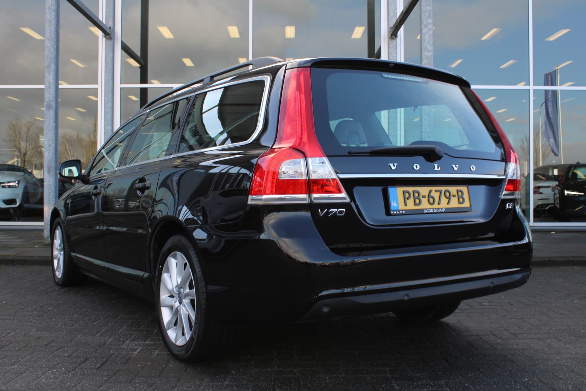 Volvo V70 D2 Dynamic Edition thumbnail 3