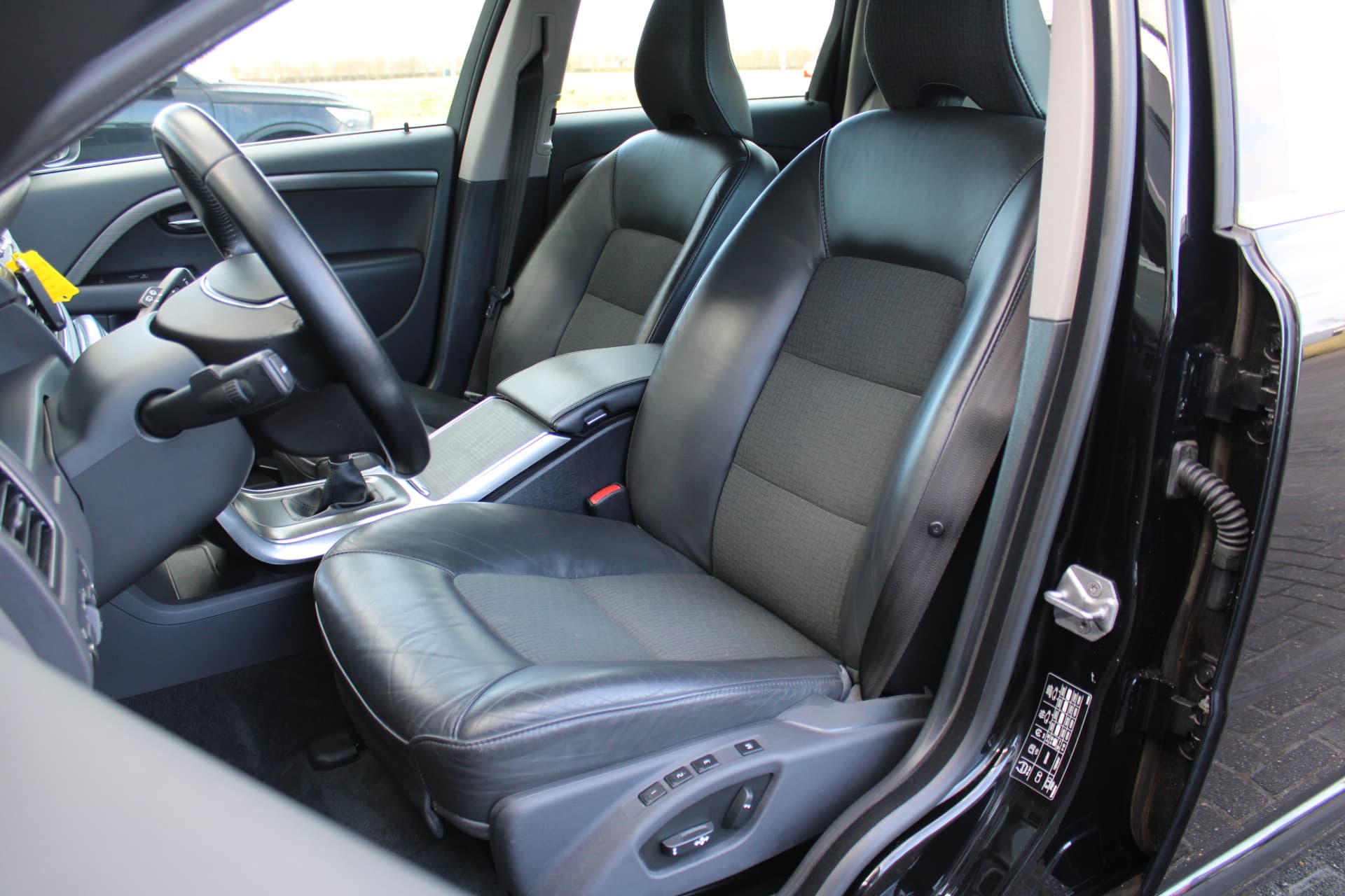 Volvo V70 D2 Dynamic Edition thumbnail 13