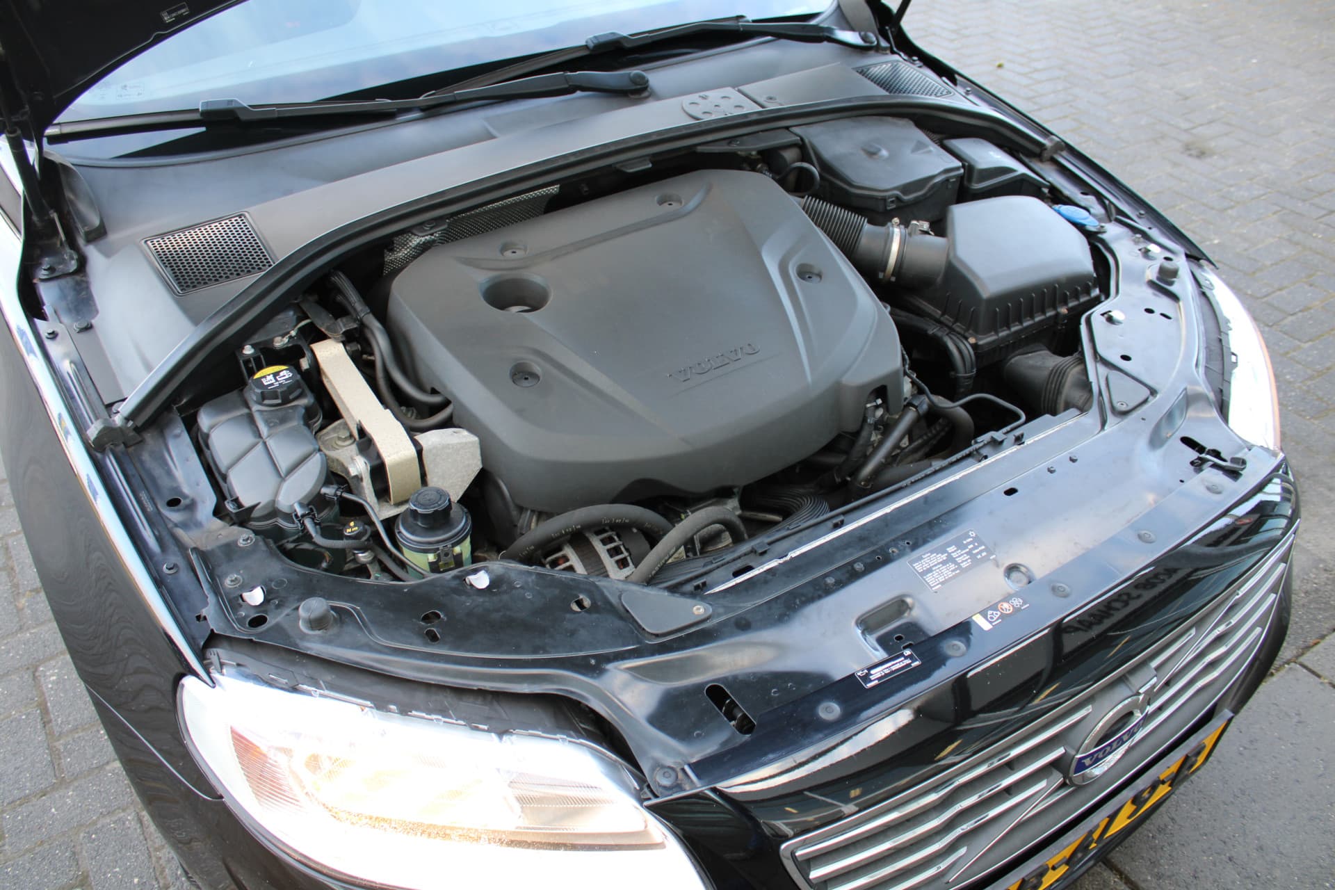 Volvo V70 D2 Dynamic Edition thumbnail 36