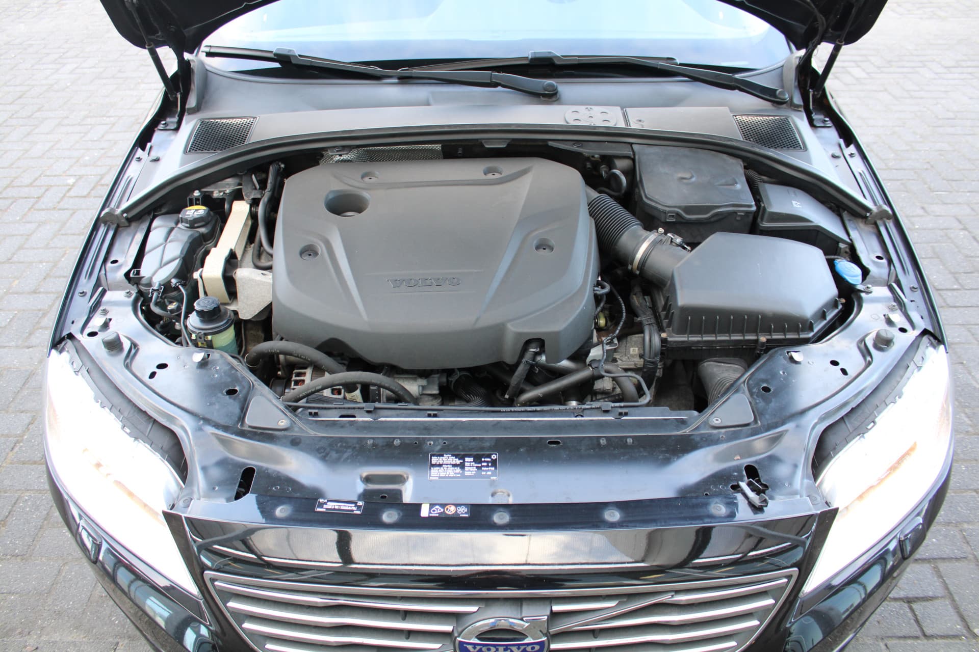 Volvo V70 D2 Dynamic Edition thumbnail 37