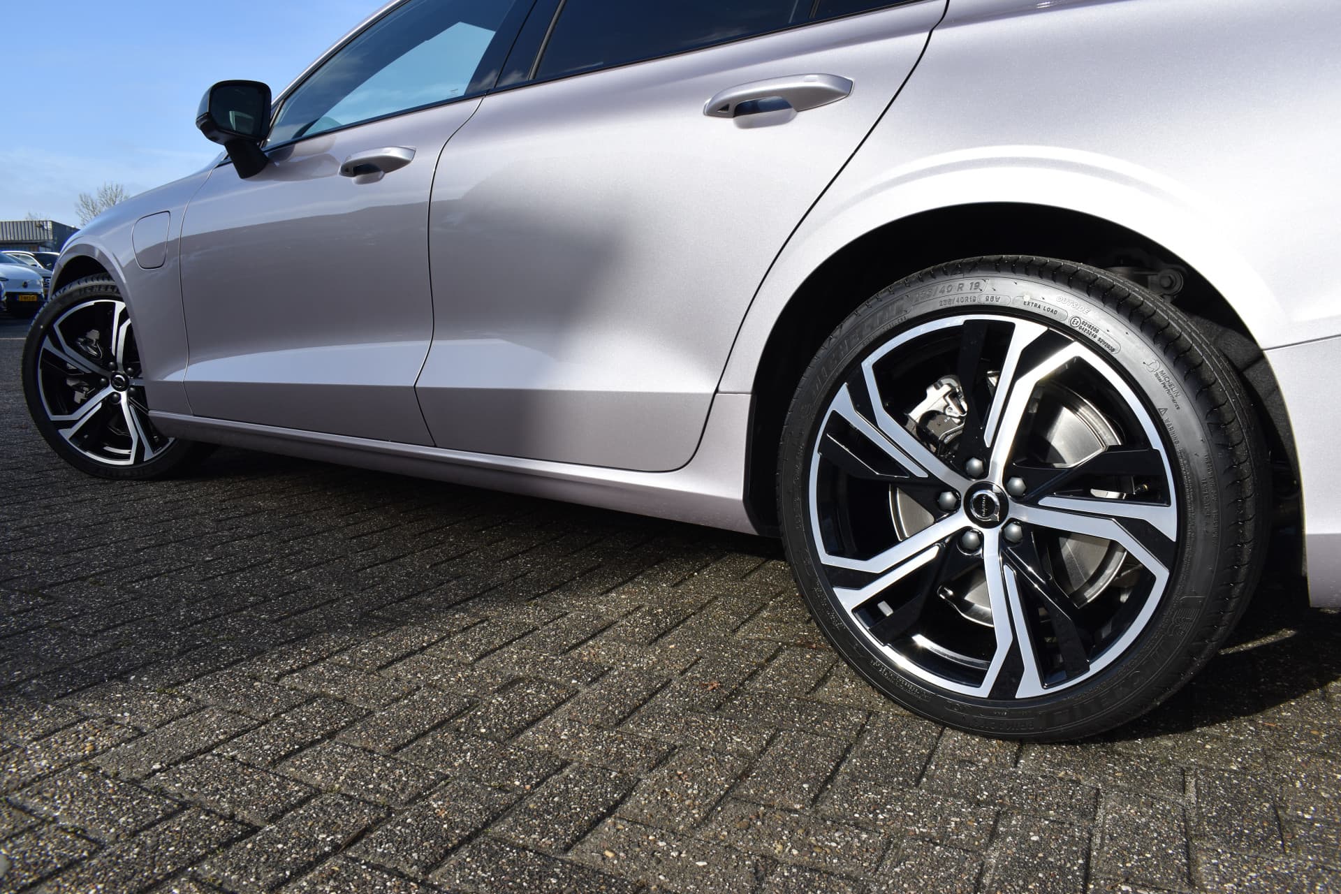 Volvo V60 T6 AWD 350PK Plug-in Hybrid Plus Dark thumbnail 8