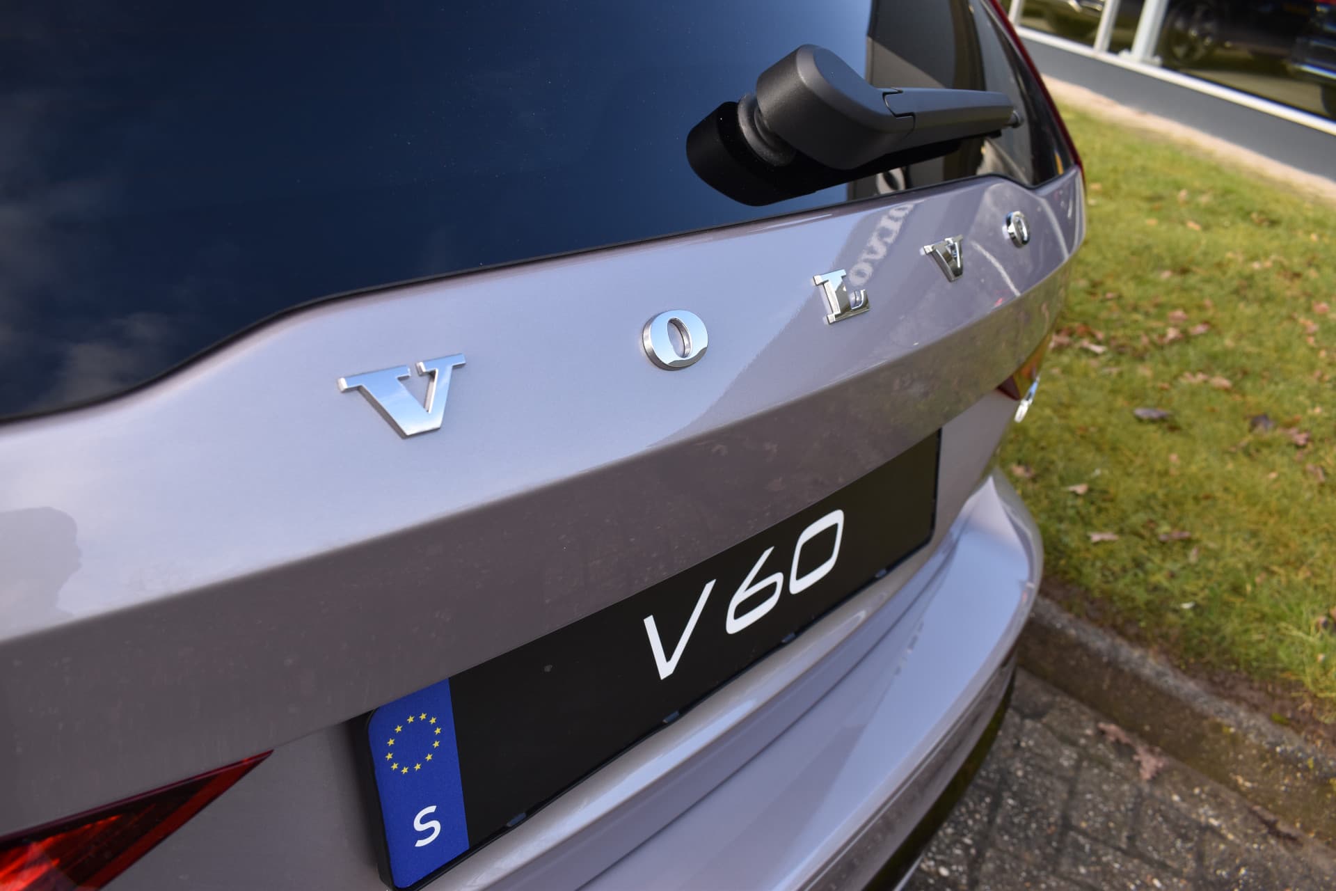 Volvo V60 T6 AWD 350PK Plug-in Hybrid Plus Dark thumbnail 11
