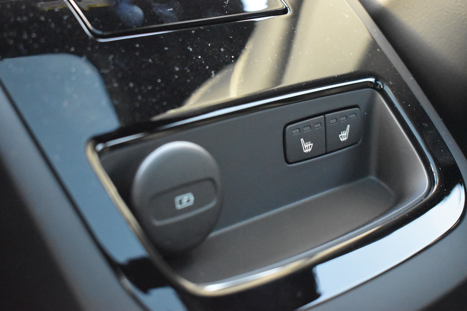 Volvo V60 T6 AWD 350PK Plug-in Hybrid Plus Dark thumbnail 24