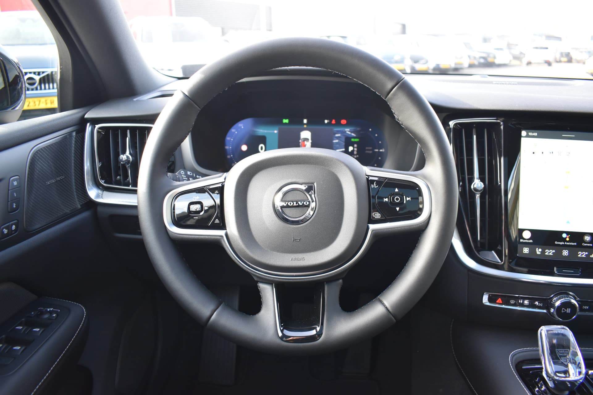 Volvo V60 T6 AWD 350PK Plug-in Hybrid Plus Dark thumbnail 26