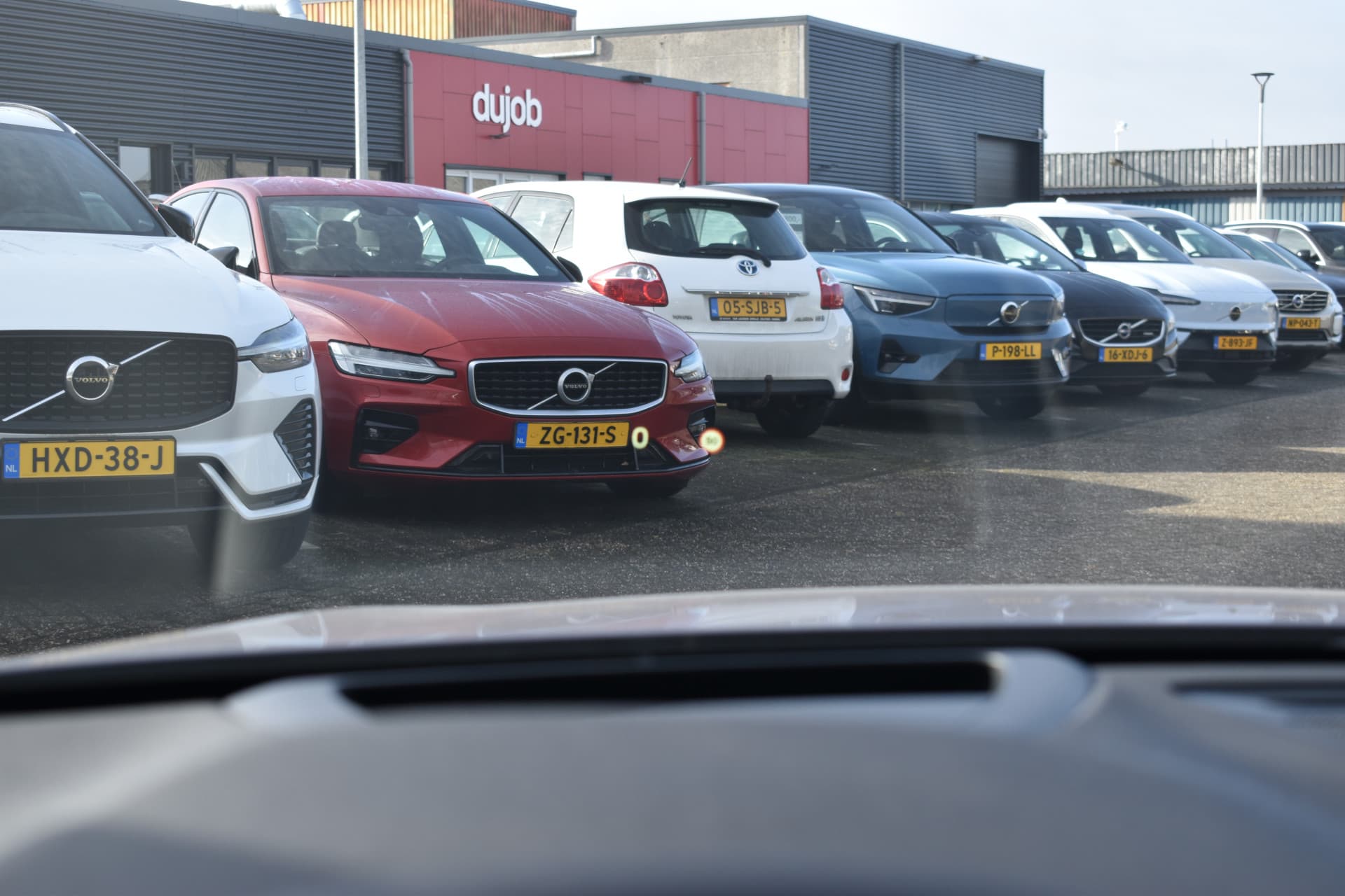 Volvo V60 T6 AWD 350PK Plug-in Hybrid Plus Dark thumbnail 50