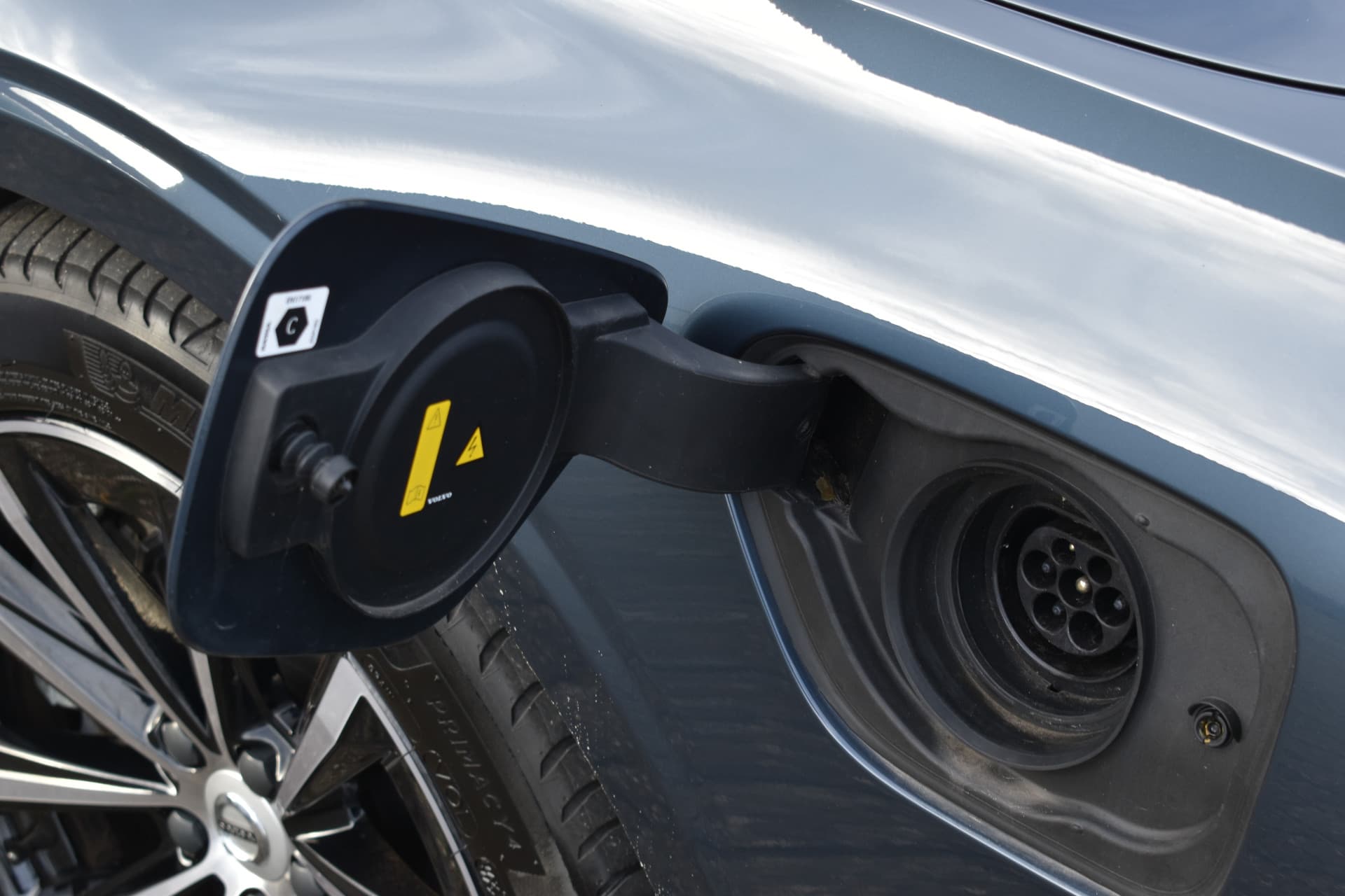 Volvo V60 T6 AWD 350PK Plug-in Hybrid Plus Dark thumbnail 9