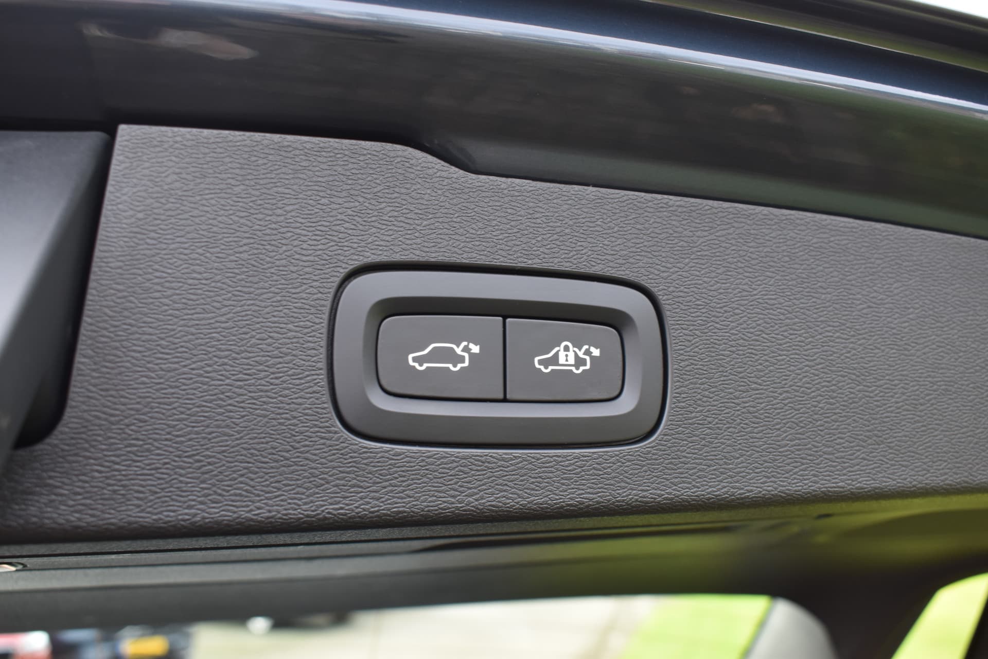 Volvo V60 T6 AWD 350PK Plug-in Hybrid Plus Dark thumbnail 19