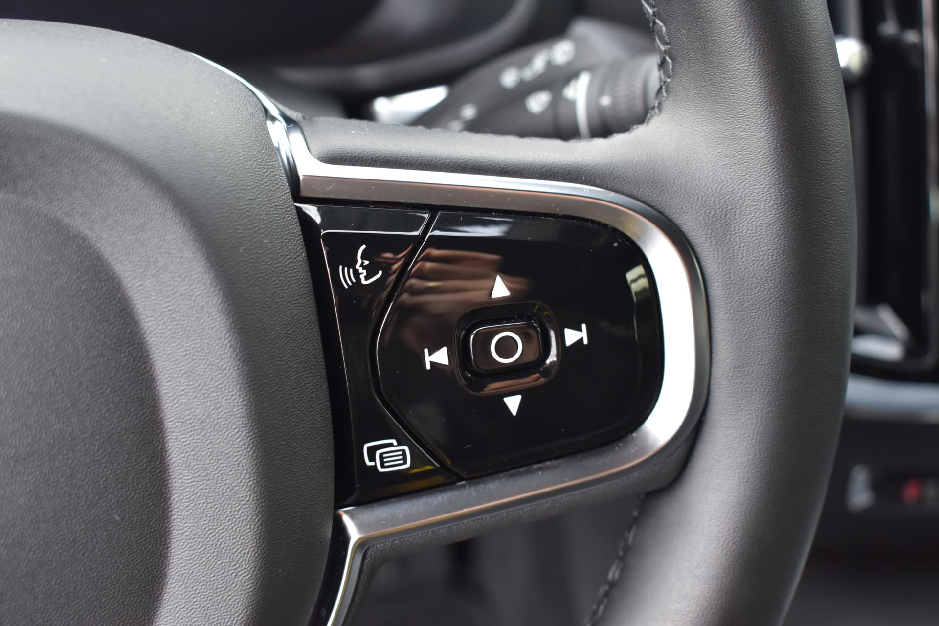 Volvo V60 T6 AWD 350PK Plug-in Hybrid Plus Dark thumbnail 33