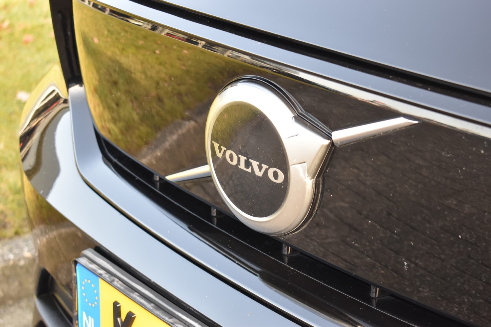 Volvo XC40 Recharge AWD 408PK R-Design thumbnail 4