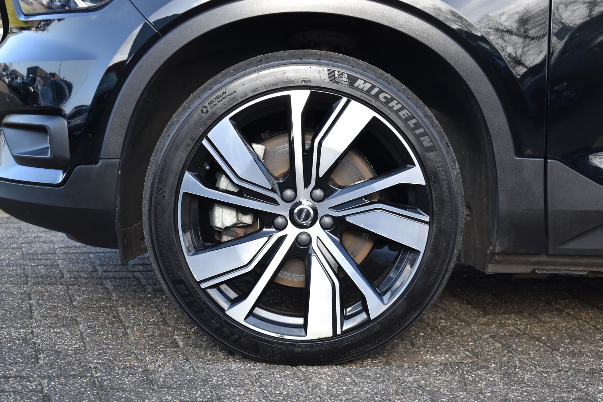 Volvo XC40 Recharge AWD 408PK R-Design thumbnail 5