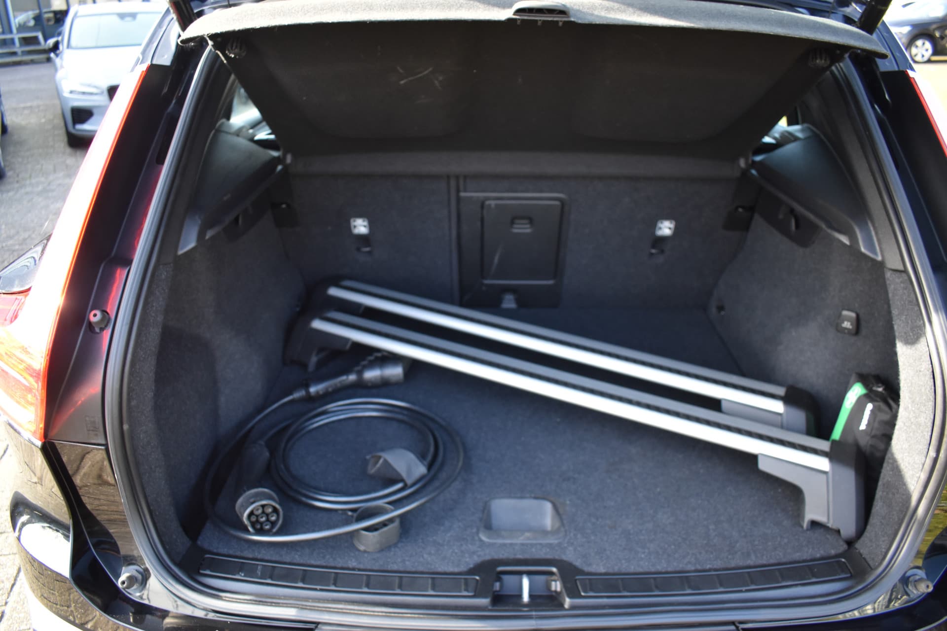 Volvo XC40 Recharge AWD 408PK R-Design thumbnail 17