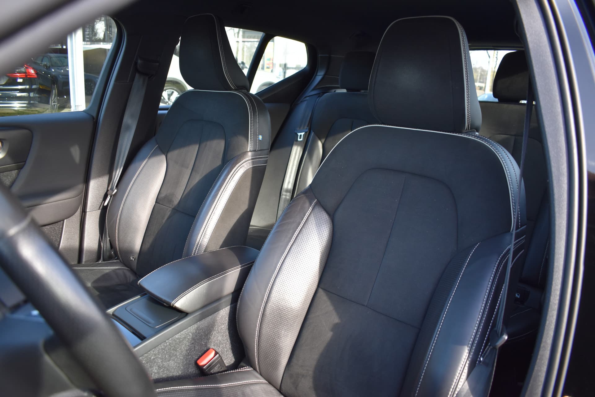 Volvo XC40 Recharge AWD 408PK R-Design thumbnail 22