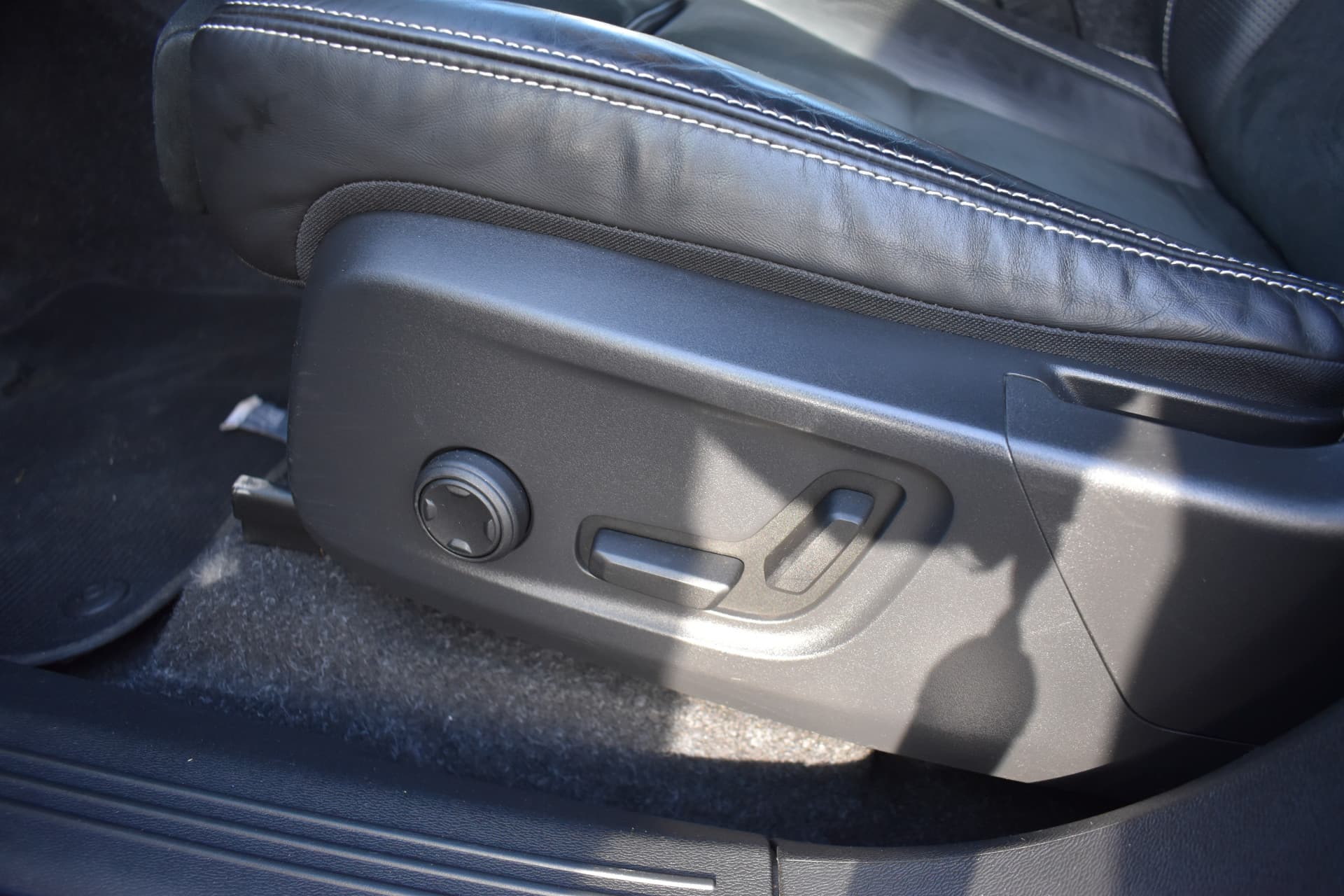 Volvo XC40 Recharge AWD 408PK R-Design thumbnail 24