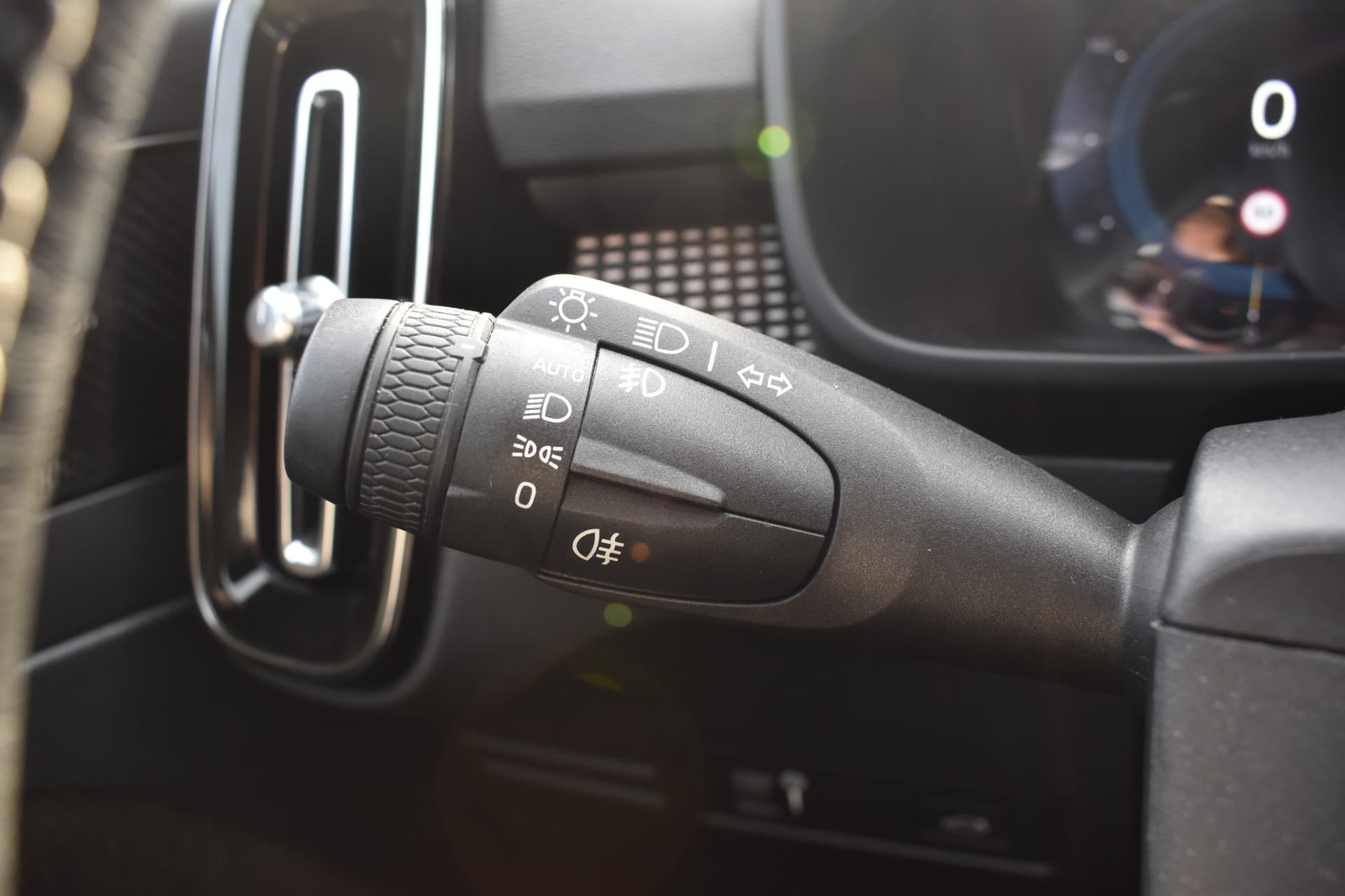 Volvo XC40 Recharge AWD 408PK R-Design thumbnail 26