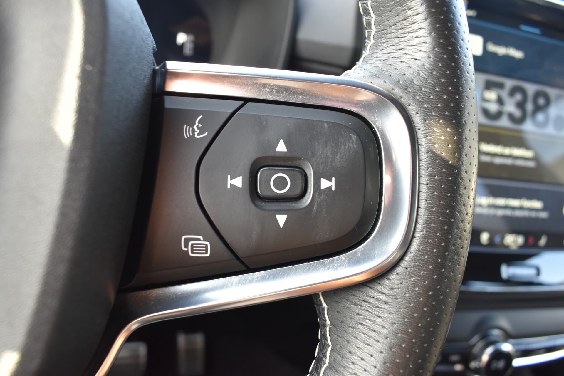 Volvo XC40 Recharge AWD 408PK R-Design thumbnail 29