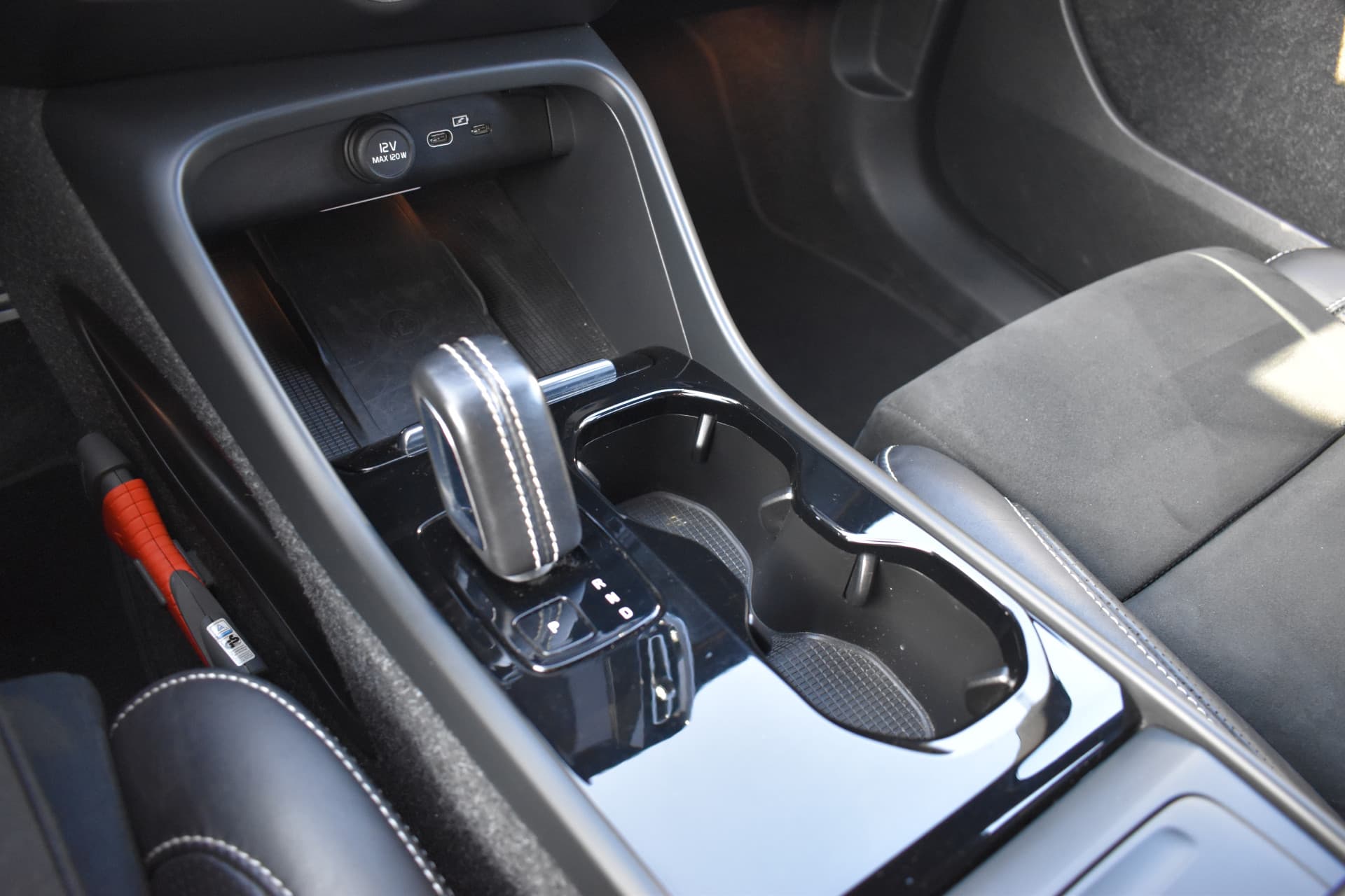 Volvo XC40 Recharge AWD 408PK R-Design thumbnail 38