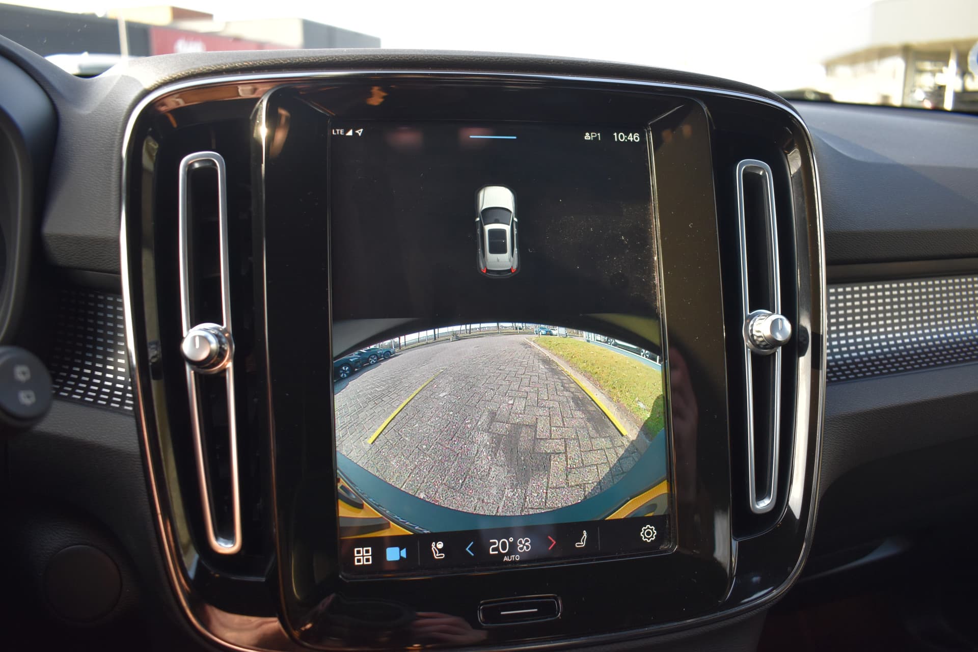 Volvo XC40 Recharge AWD 408PK R-Design thumbnail 44