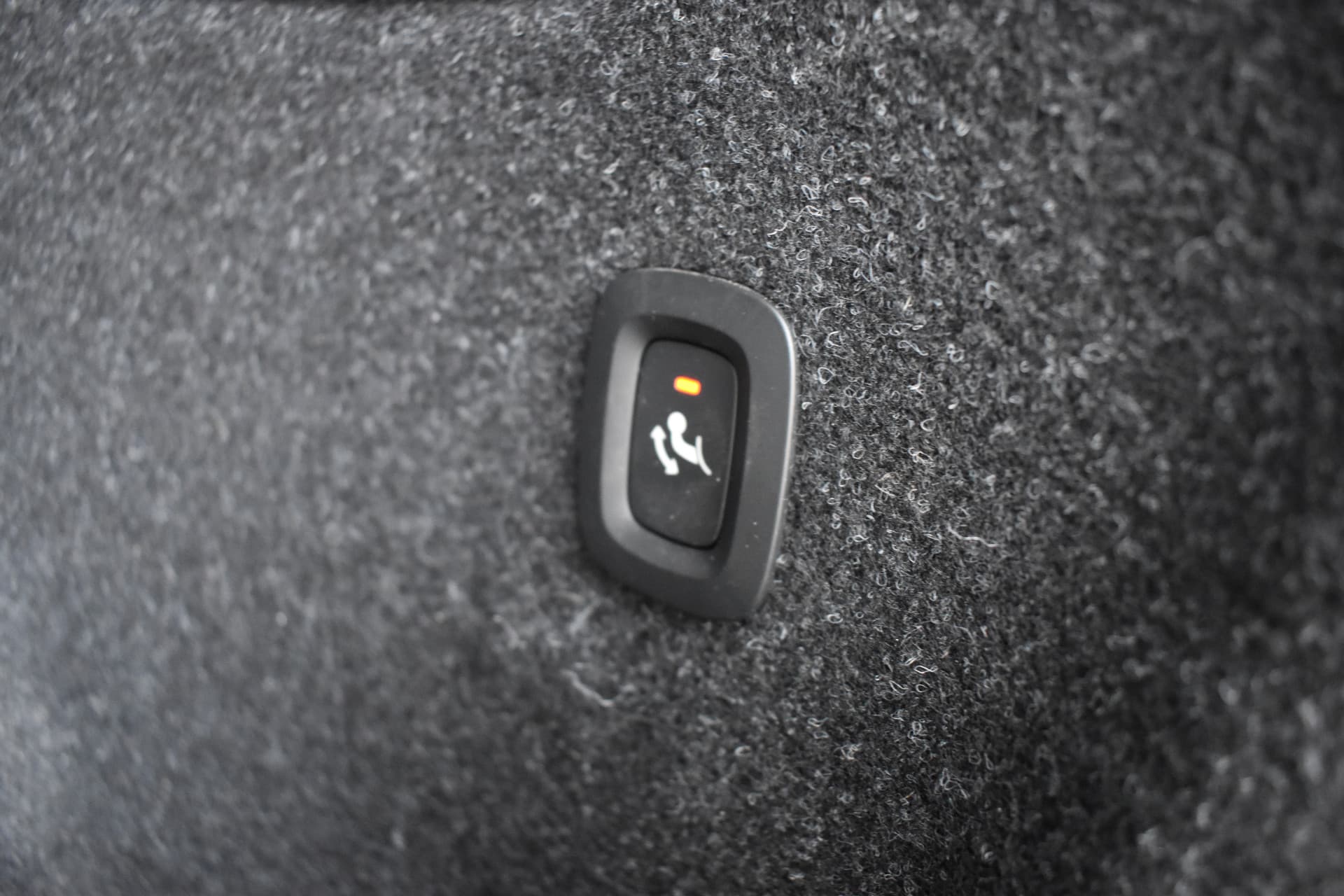 Volvo XC40 Recharge AWD 408PK R-Design thumbnail 50