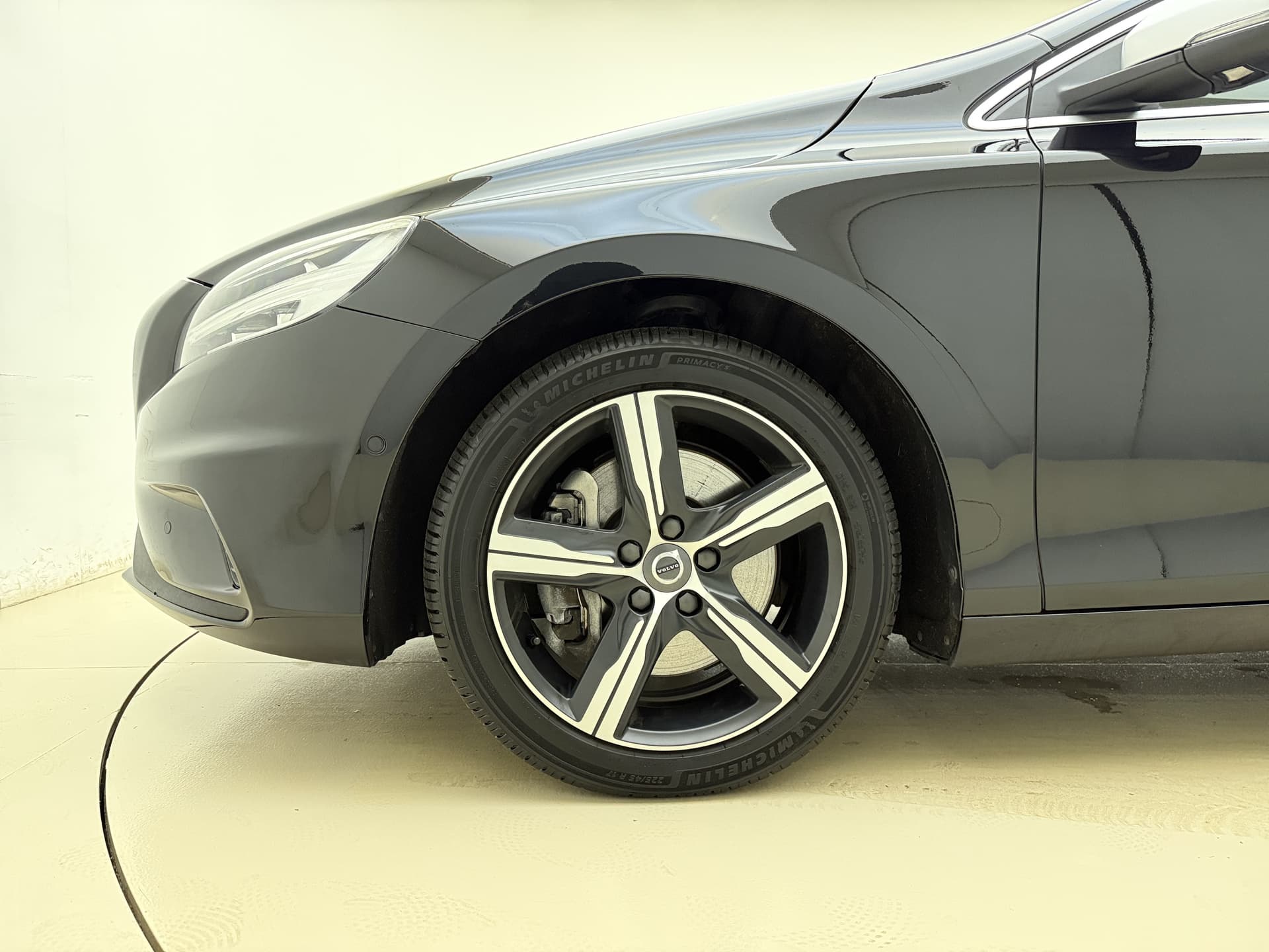 Volvo V40 T3 153pk Automaat Polar+ Sport / 1e Eig. / Panoramadak / Harman&Kardon / PDC + Camera / Stoelverwarming / Getint glas / Keyless / DAB+ / 17'' / On Call / thumbnail 25