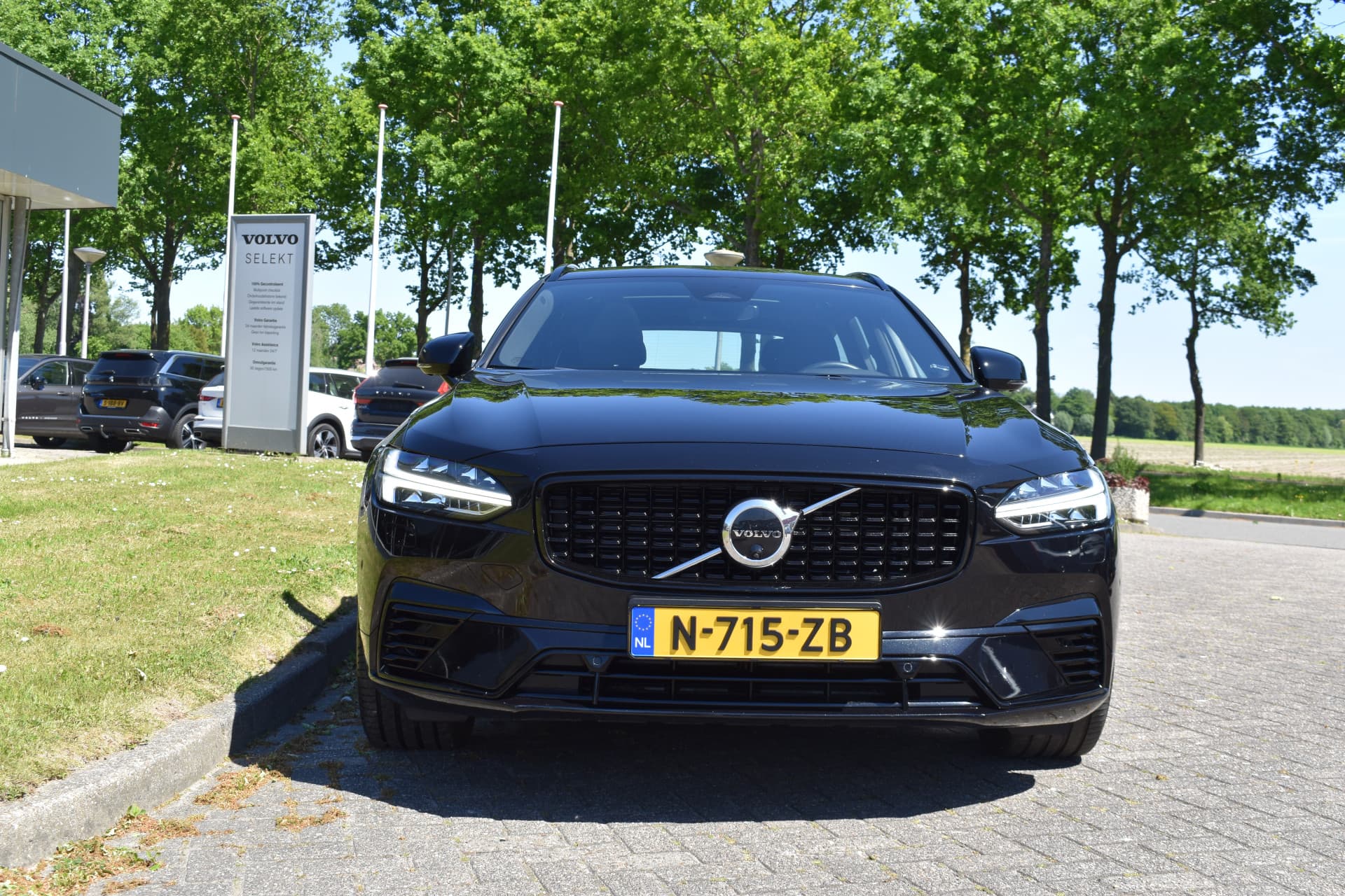 Volvo V90 T8 AWD 390PK Inscription Exclusive thumbnail 3