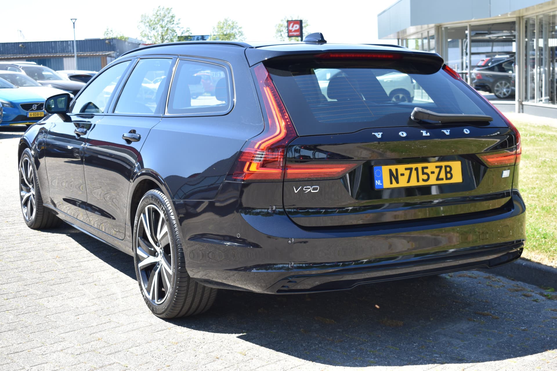 Volvo V90 T8 AWD 390PK Inscription Exclusive thumbnail 16