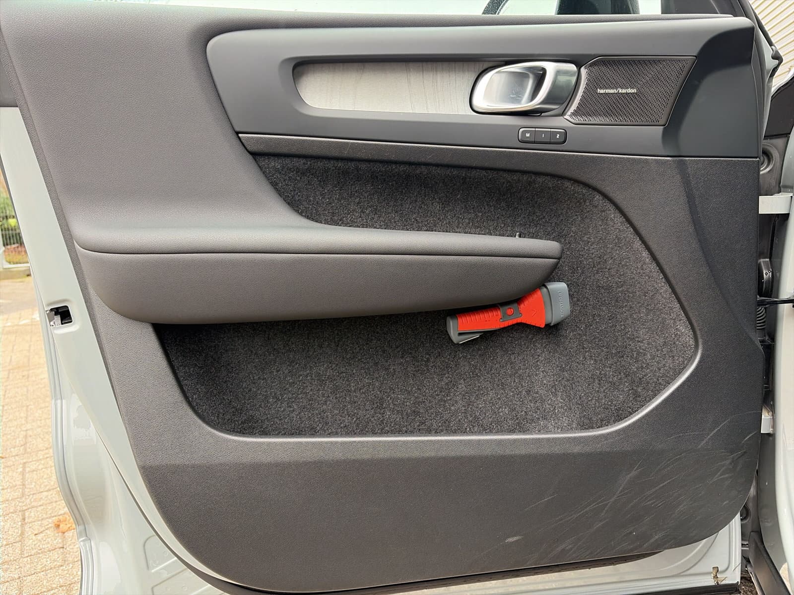 Volvo XC40 2.0 B4 Plus Dark / Panoramadak / Lederen bekleding / Trekhaak / Parkeerverwarming / thumbnail 18