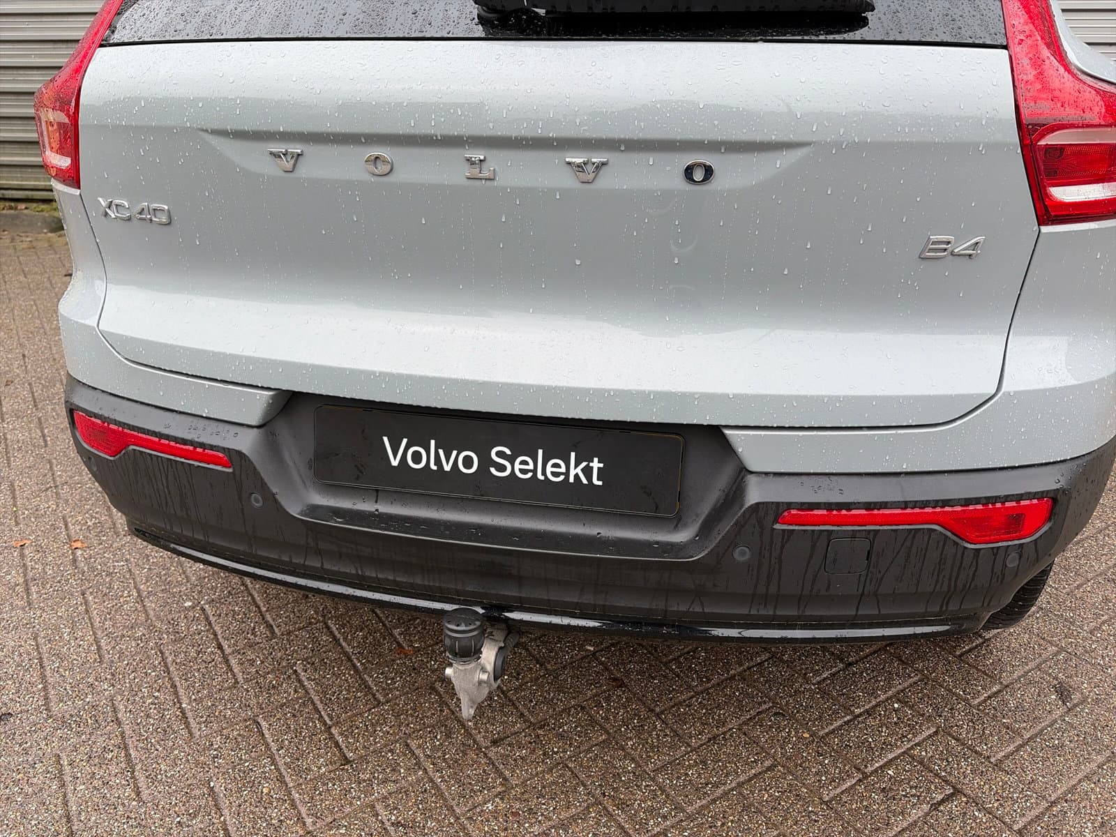 Volvo XC40 2.0 B4 Plus Dark / Panoramadak / Lederen bekleding / Trekhaak / Parkeerverwarming / thumbnail 23