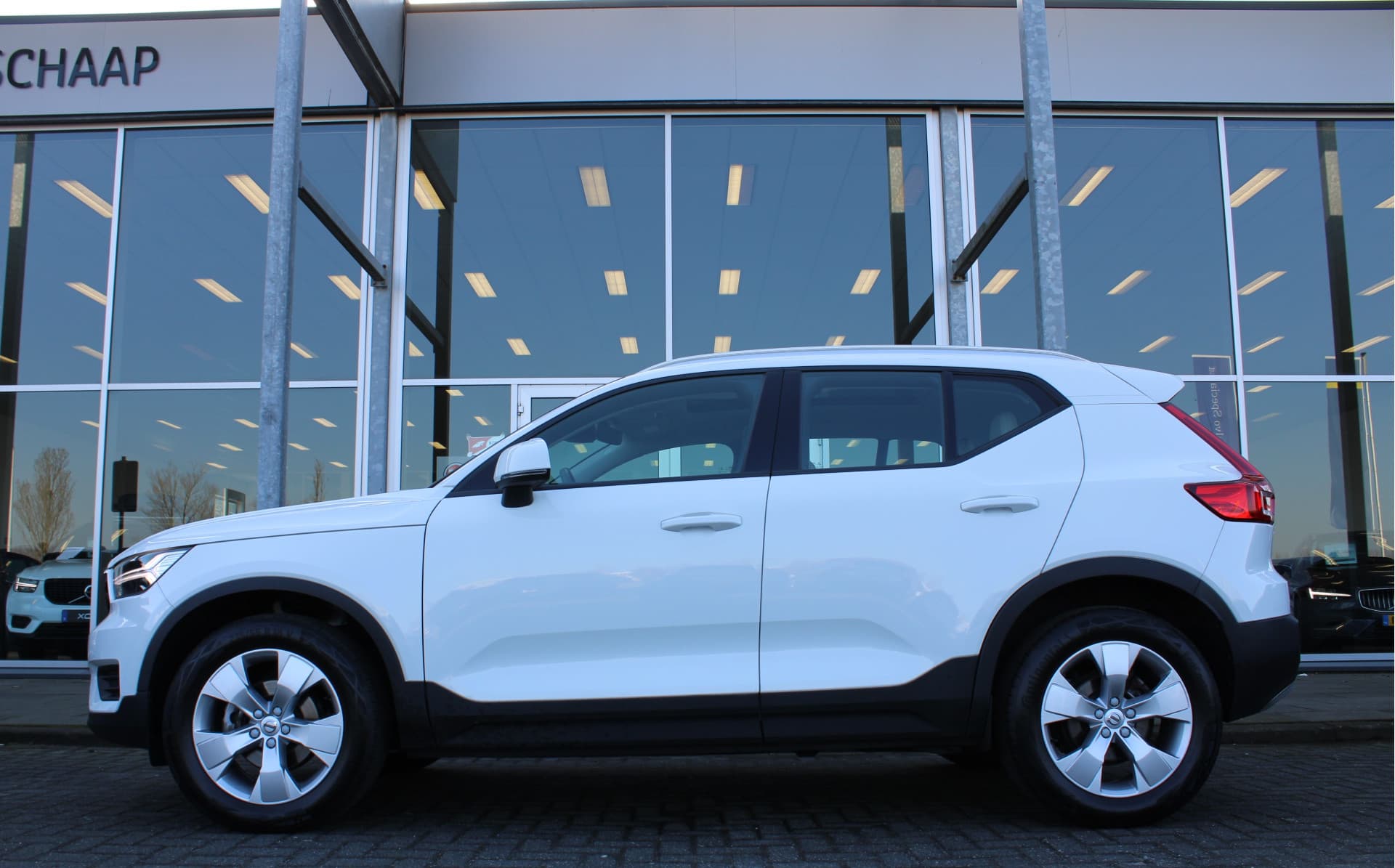 Volvo XC40 T2 Automaat Business Pro thumbnail 2