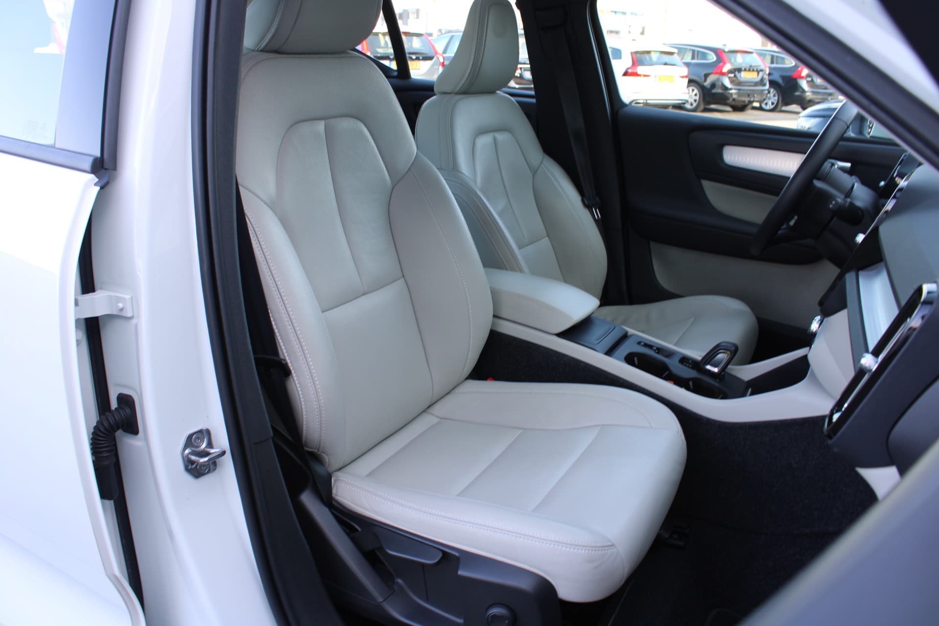 Volvo XC40 T2 Automaat Business Pro thumbnail 56