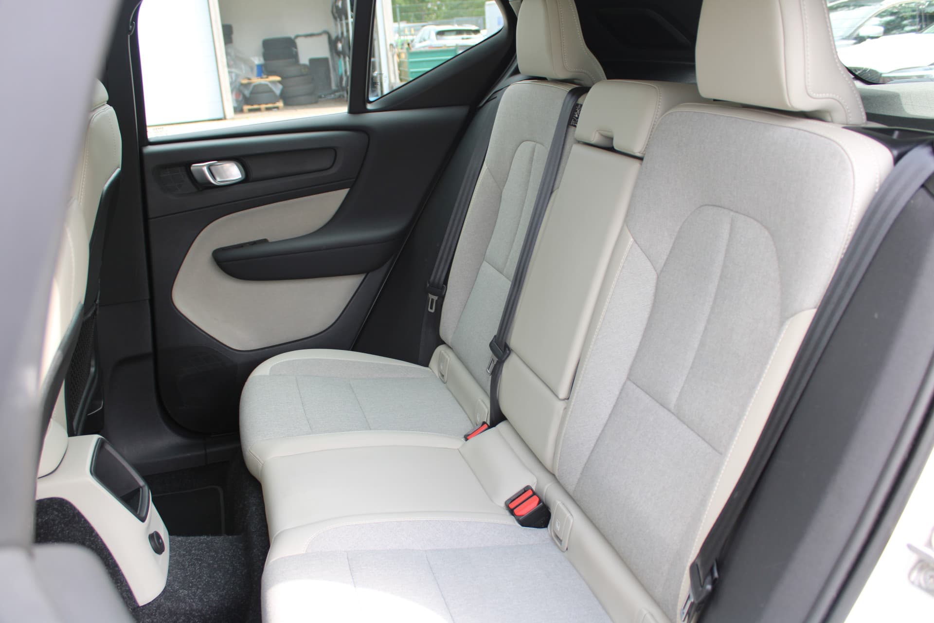 Volvo XC40 T5 Twin Engine Momentum Pro thumbnail 6