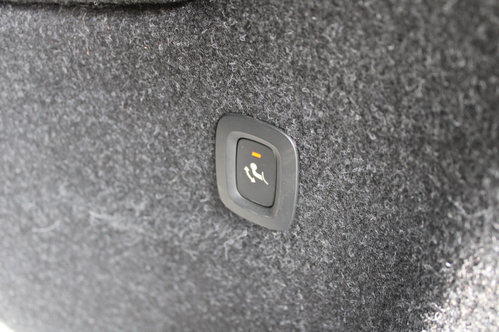 Volvo XC40 T5 Twin Engine Momentum Pro thumbnail 12