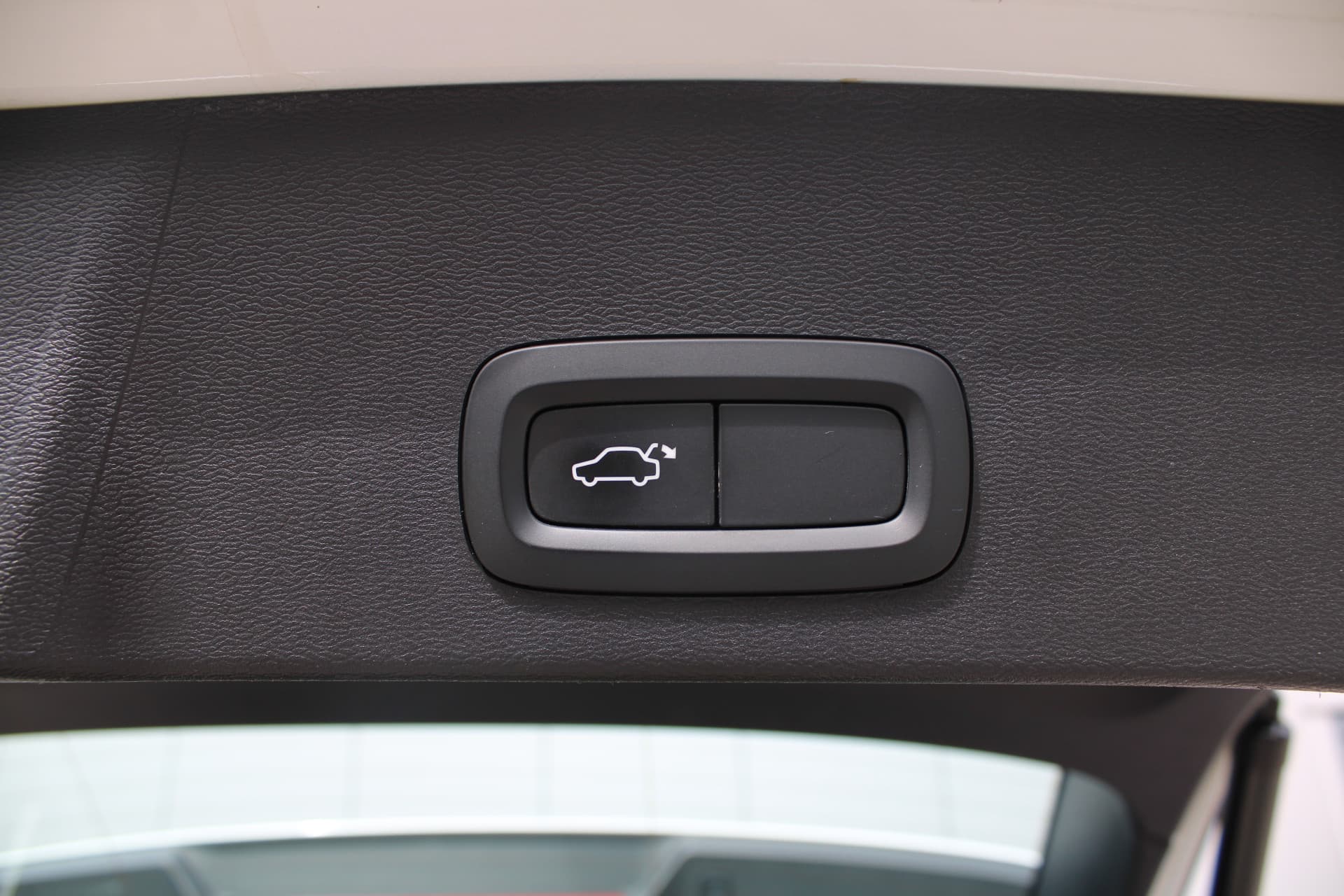 Volvo XC40 T5 Twin Engine Momentum Pro thumbnail 13