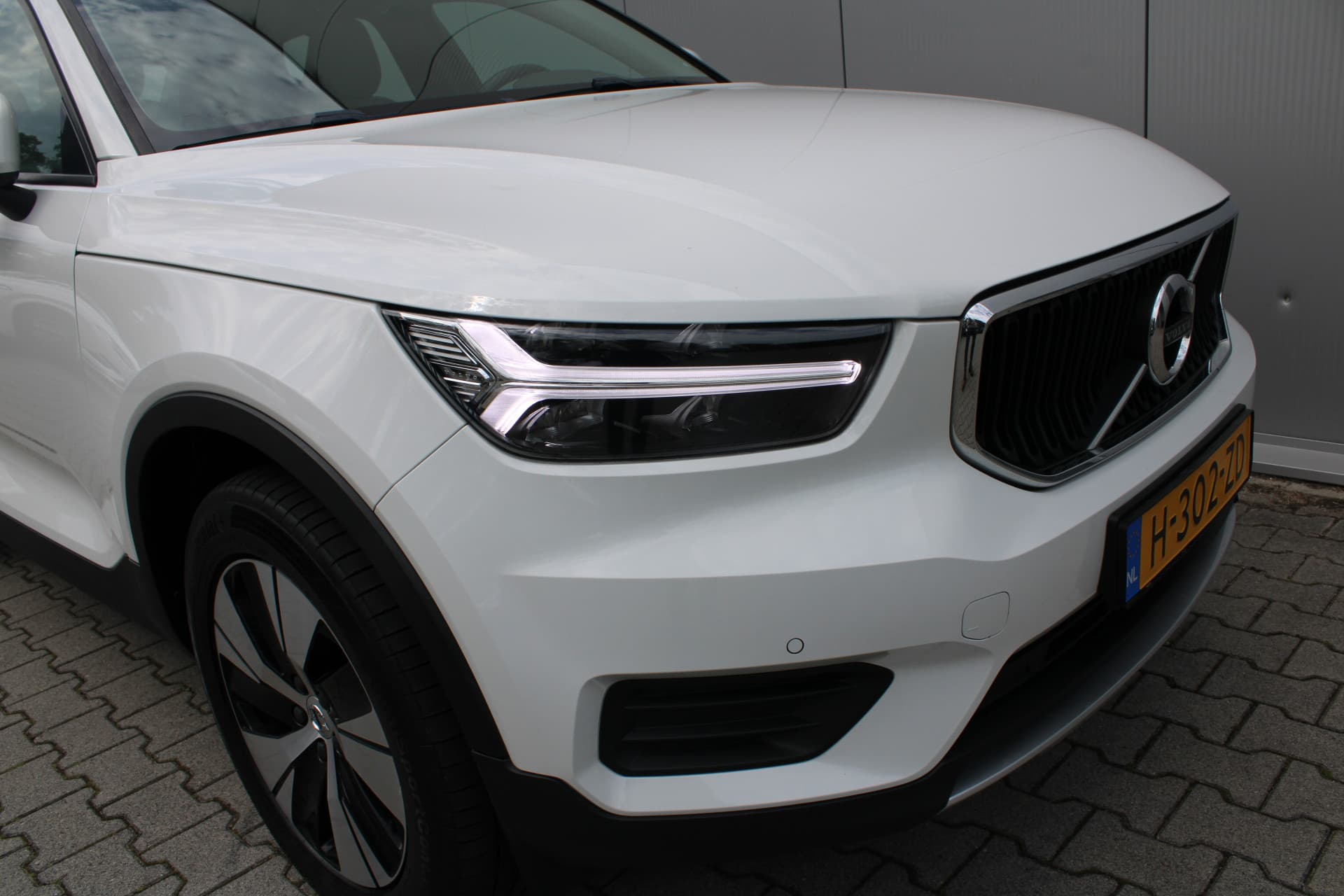 Volvo XC40 T5 Twin Engine Momentum Pro thumbnail 15