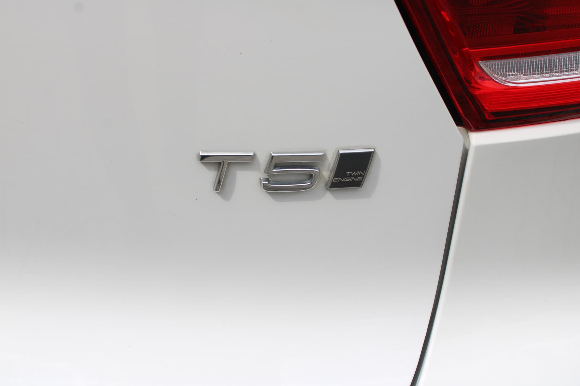 Volvo XC40 T5 Twin Engine Momentum Pro thumbnail 17