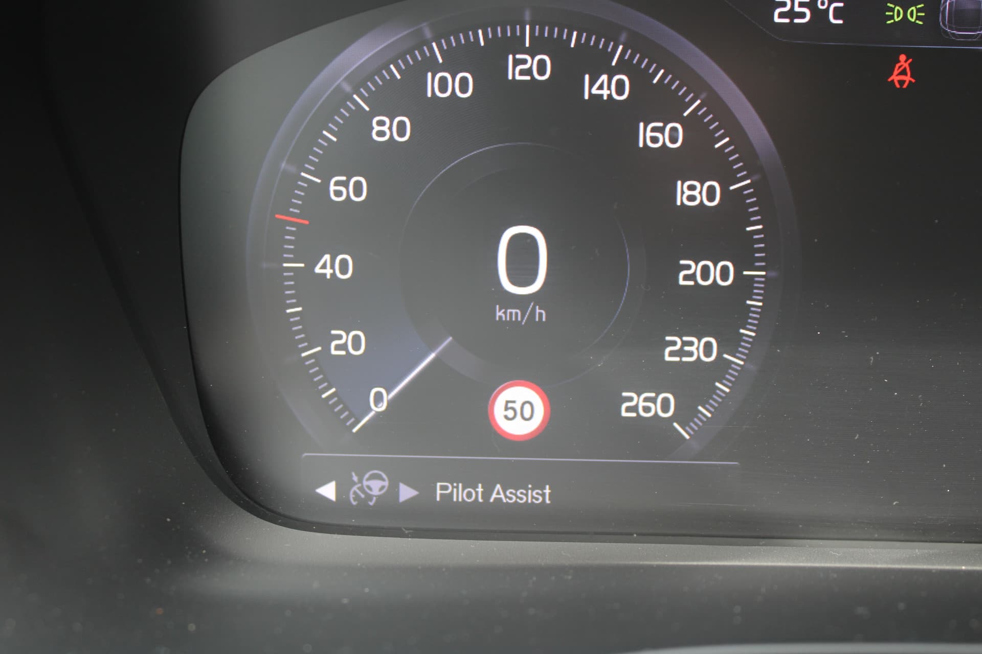 Volvo XC40 T5 Twin Engine Momentum Pro thumbnail 26