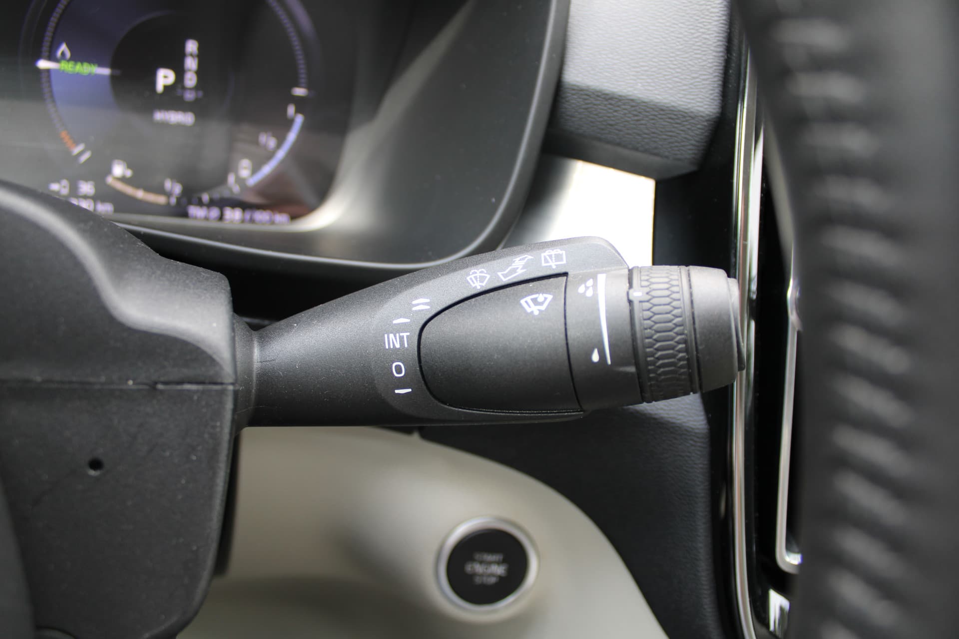 Volvo XC40 T5 Twin Engine Momentum Pro thumbnail 29