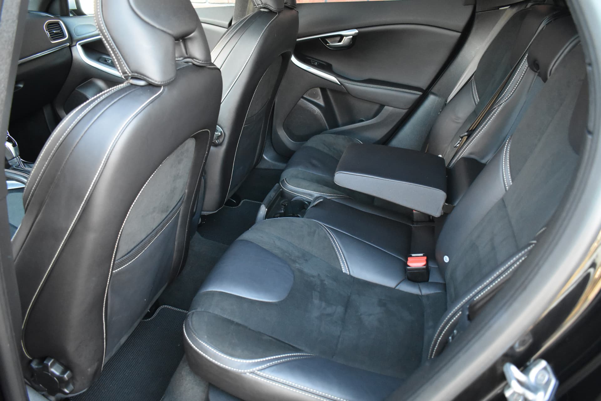 Volvo V40 T3 153PK Automaat Polar+ Sport thumbnail 8