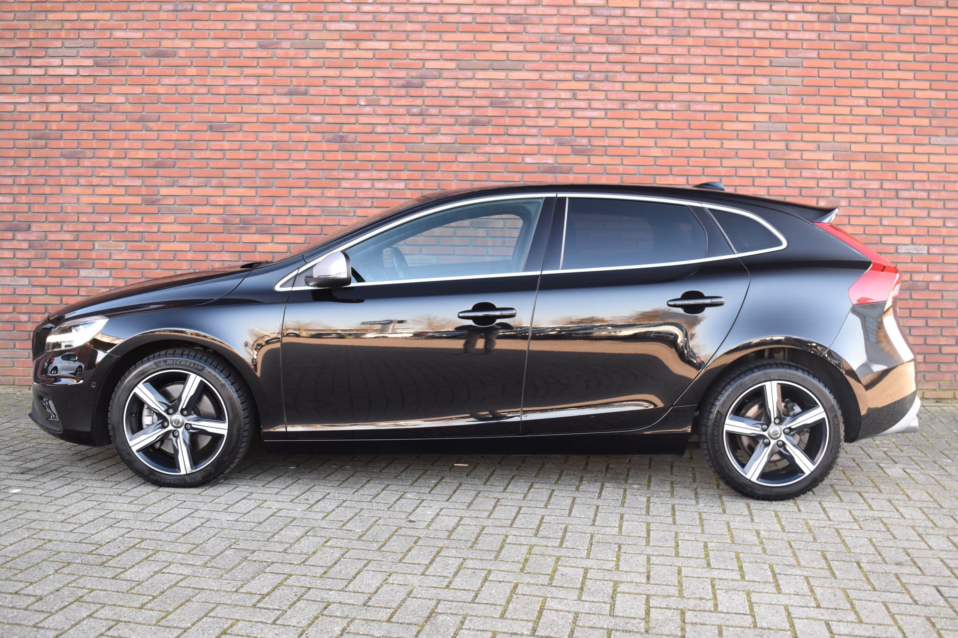 Volvo V40 T3 153PK Automaat Polar+ Sport thumbnail 11
