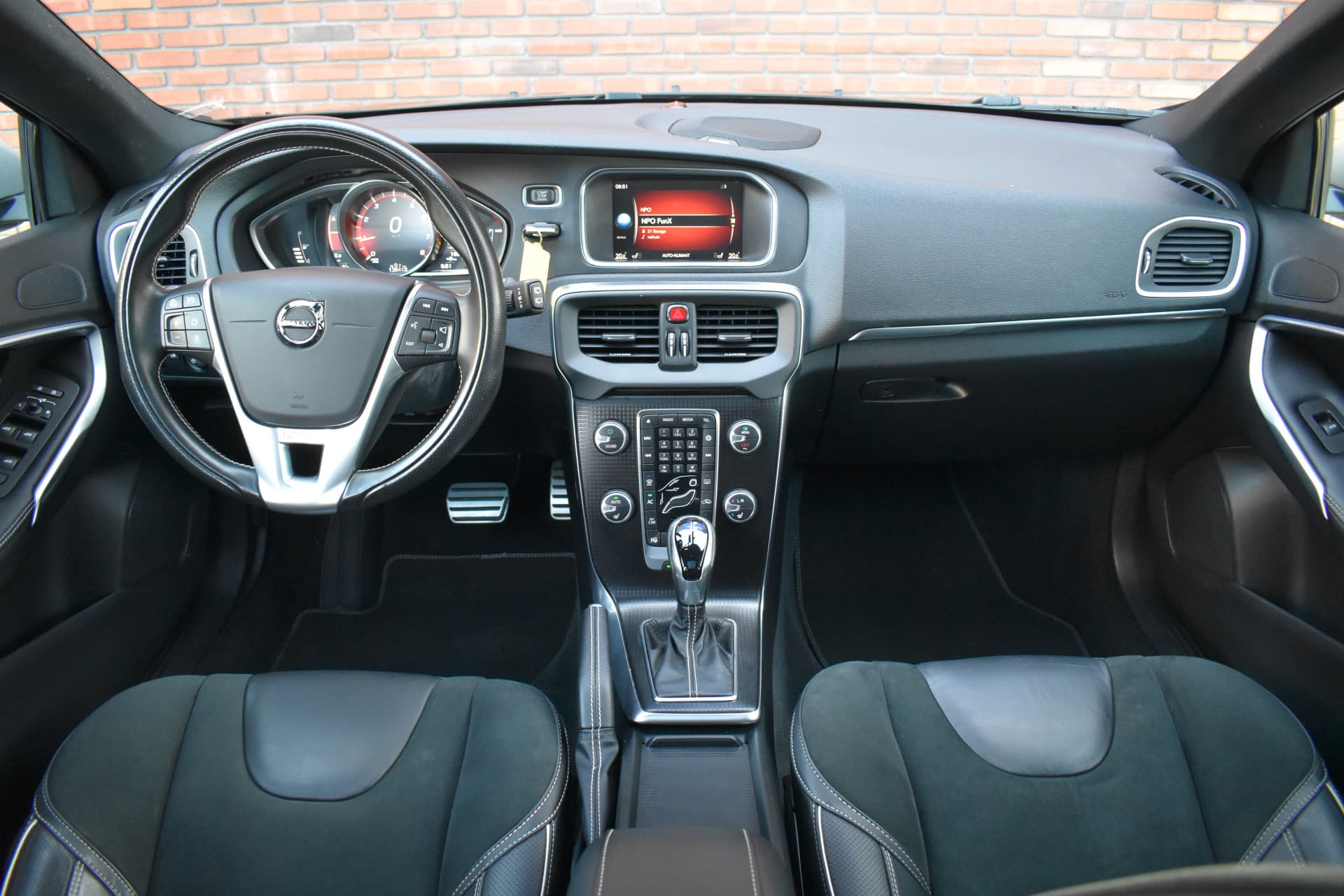 Volvo V40 T3 153PK Automaat Polar+ Sport thumbnail 17