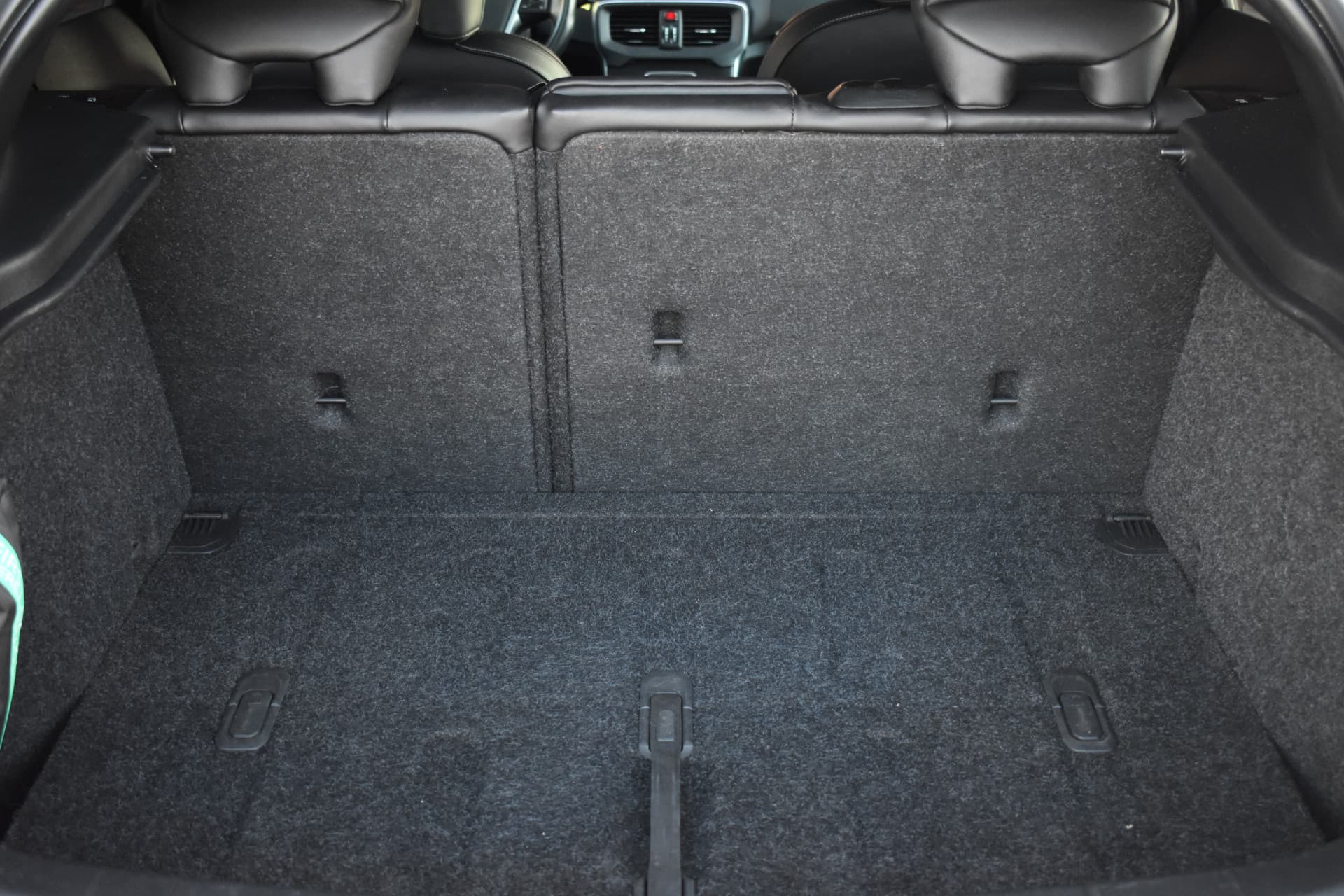 Volvo V40 T3 153PK Automaat Polar+ Sport thumbnail 26