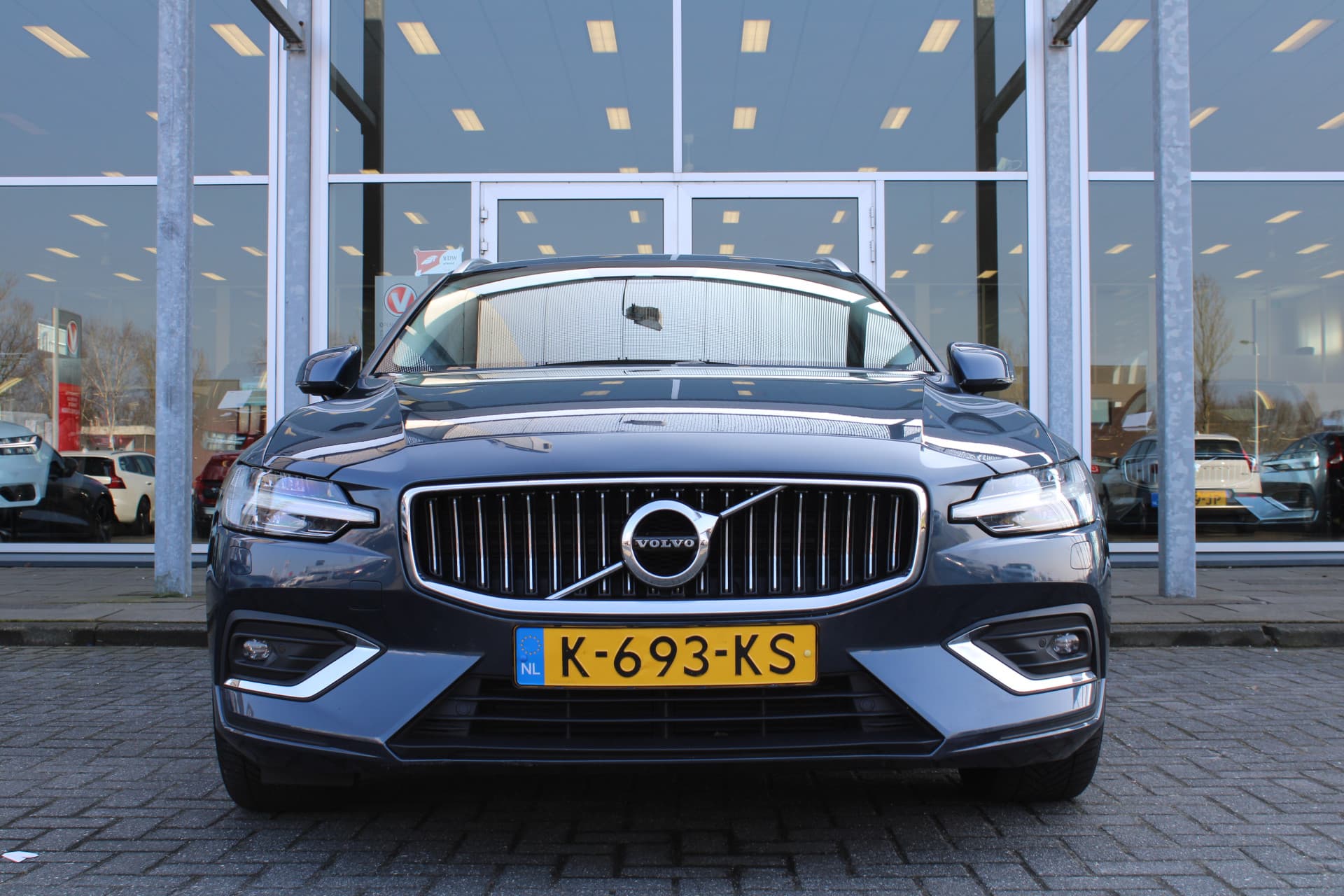 Volvo V60 B3 INSCRIPTION thumbnail 4