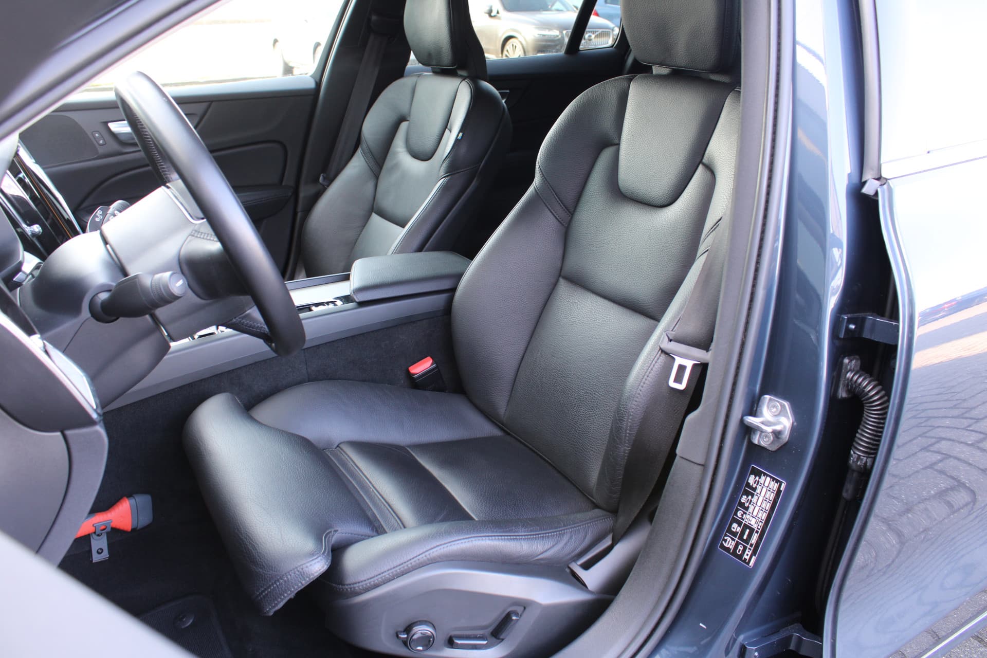 Volvo V60 B3 INSCRIPTION thumbnail 15