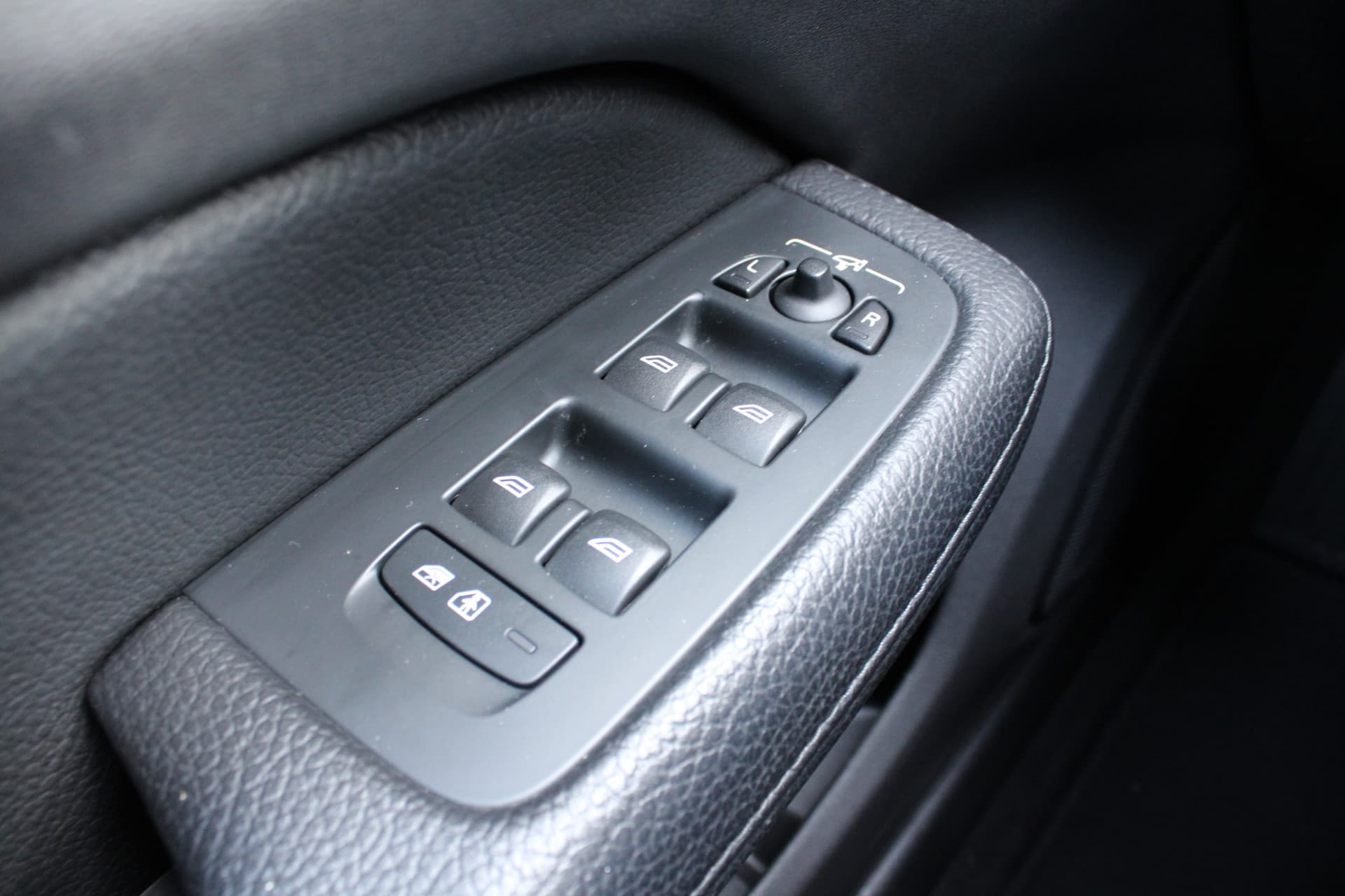 Volvo V60 B3 INSCRIPTION thumbnail 20