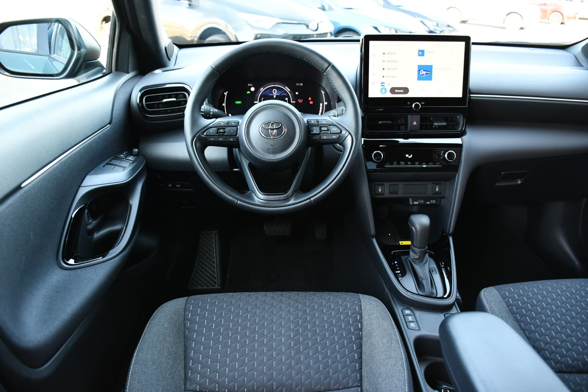 Toyota Yaris Cross 1.5 Hybrid 115 Dynamic Automaat 116pk thumbnail 2