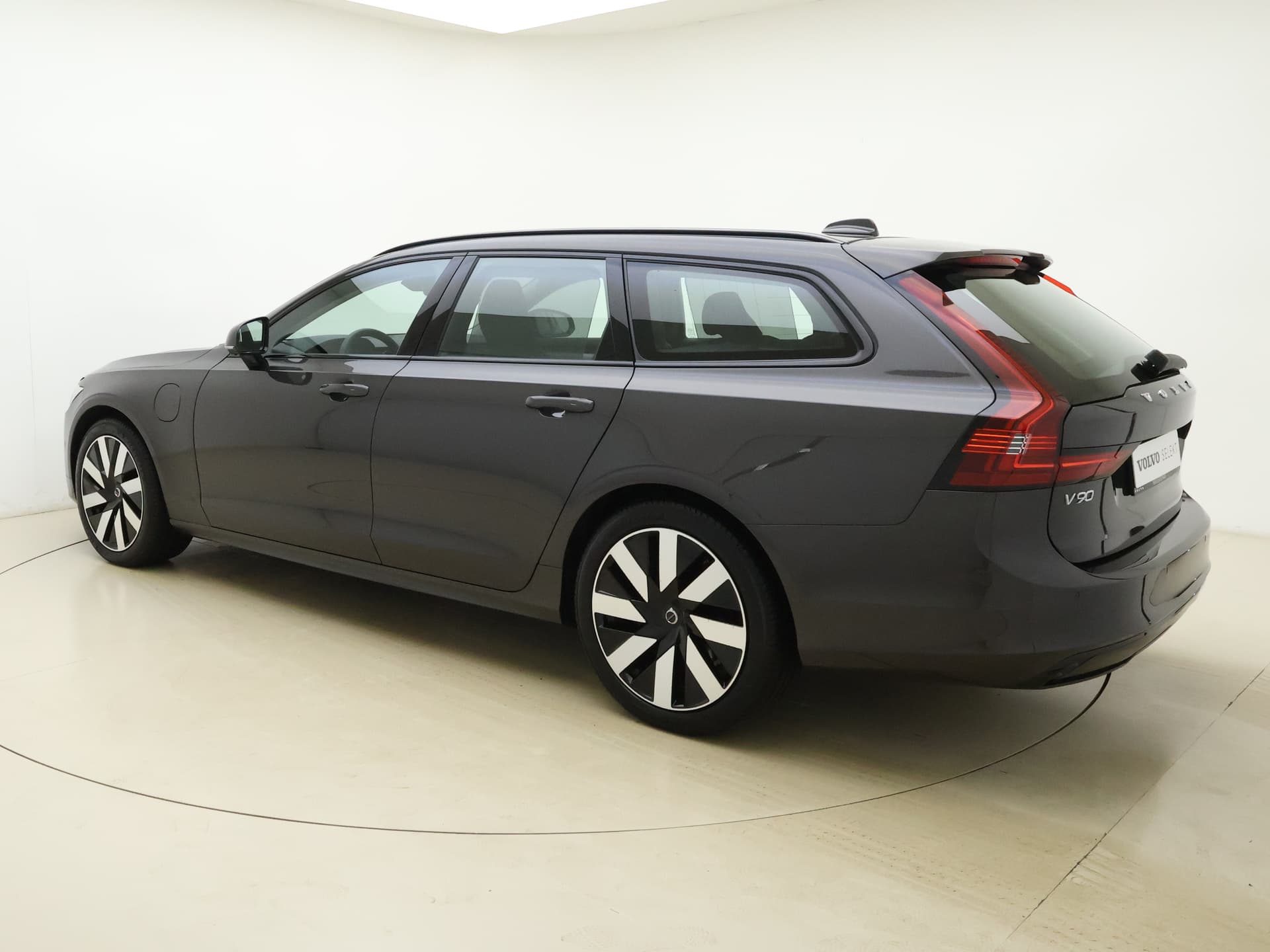 Volvo V90 T8 AWD 455pk Ultra Dark Panorama dak / HUD / 360 camera / Stoel/- stuurverwarming / thumbnail 3