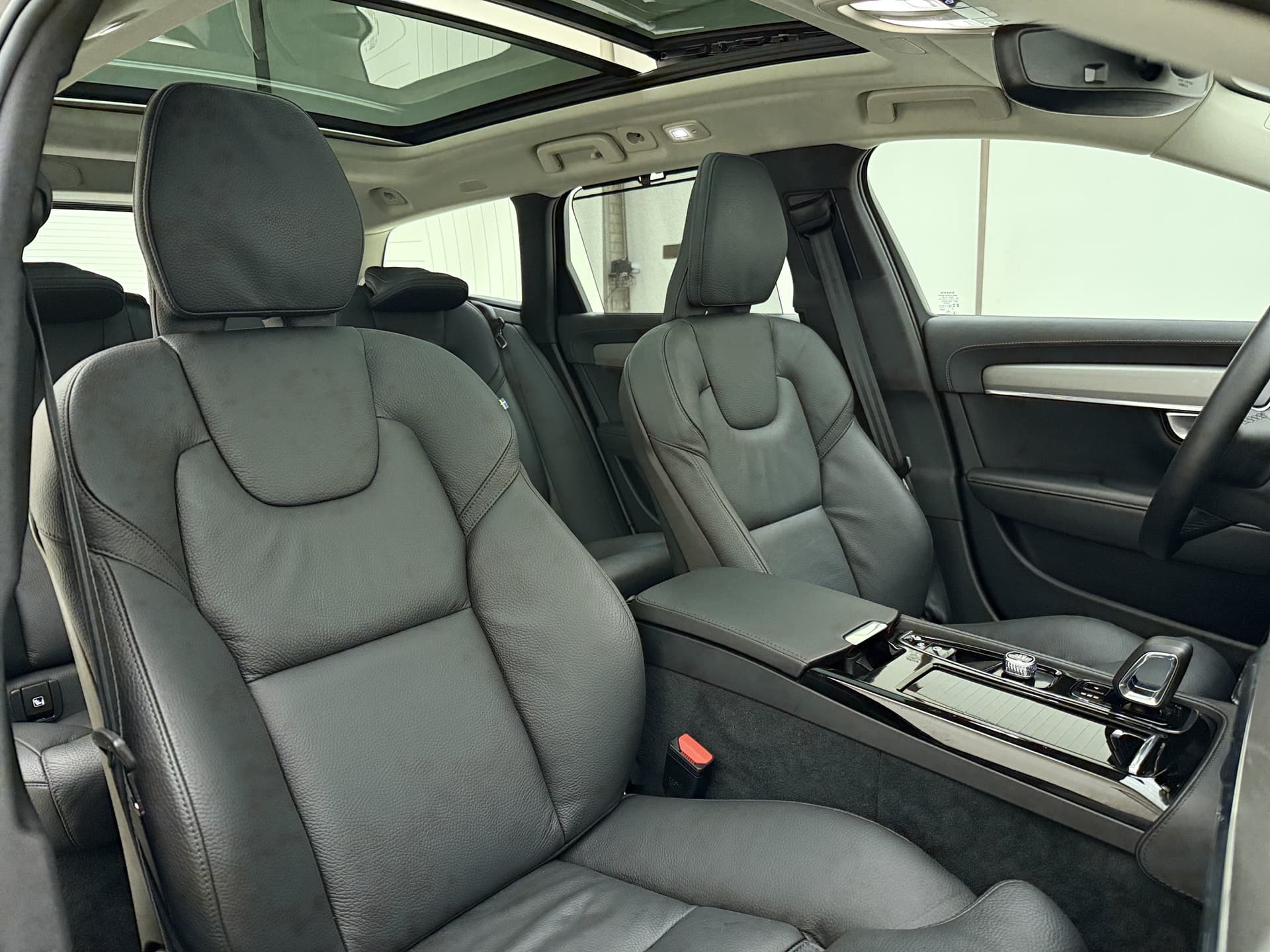 Volvo V90 T8 AWD 455pk Ultra Dark Panorama dak / HUD / 360 camera / Stoel/- stuurverwarming / thumbnail 4