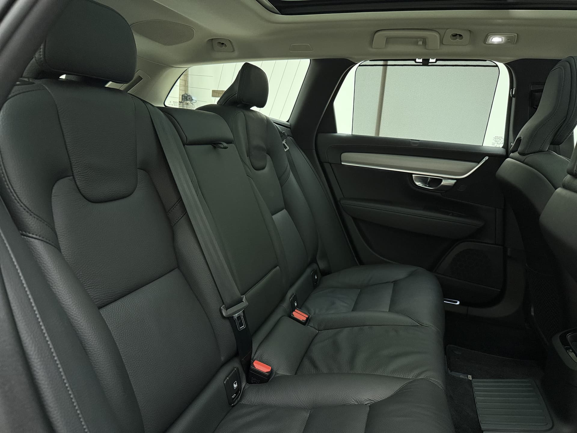 Volvo V90 T8 AWD 455pk Ultra Dark Panorama dak / HUD / 360 camera / Stoel/- stuurverwarming / thumbnail 6