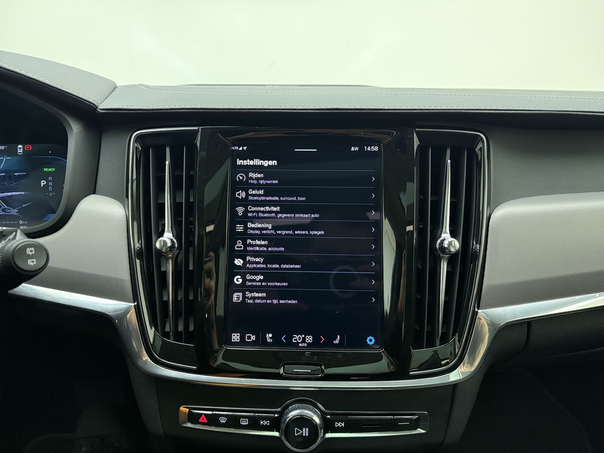 Volvo V90 T8 AWD 455pk Ultra Dark Panorama dak / HUD / 360 camera / Stoel/- stuurverwarming / thumbnail 12