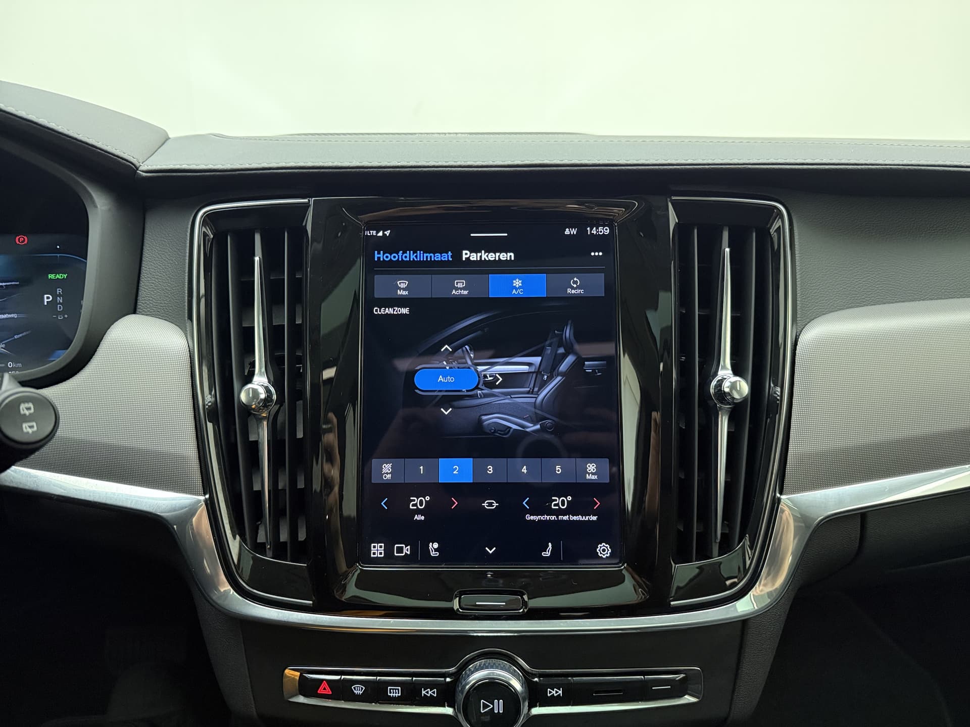 Volvo V90 T8 AWD 455pk Ultra Dark Panorama dak / HUD / 360 camera / Stoel/- stuurverwarming / thumbnail 15